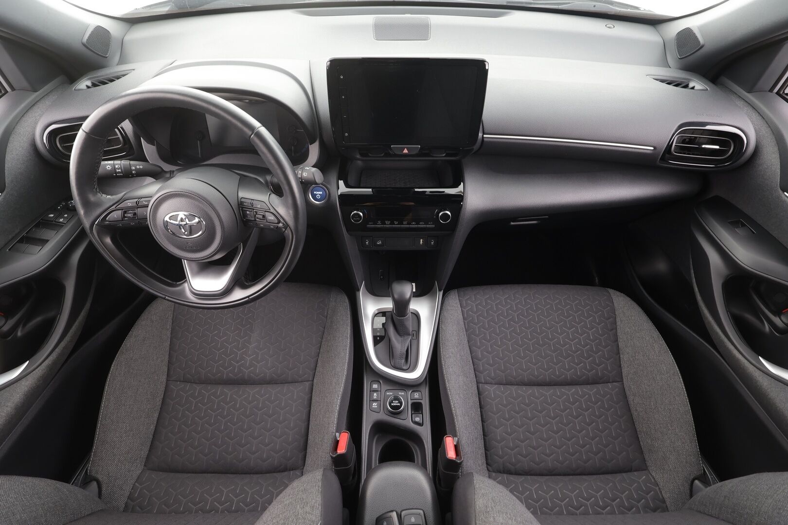 TOYOTA YARIS CROSS 2022 1,5 Hybrid AWD-i Intense - | ACC | Keyless | BSM | P.kamera | Lane Assist | Tutkat | LED | Lämm. ratti | Apple & Android | 