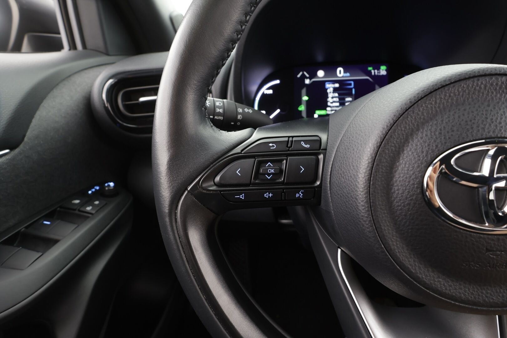 TOYOTA YARIS CROSS 2022 1,5 Hybrid AWD-i Intense - | ACC | Keyless | BSM | P.kamera | Lane Assist | Tutkat | LED | Lämm. ratti | Apple & Android | 