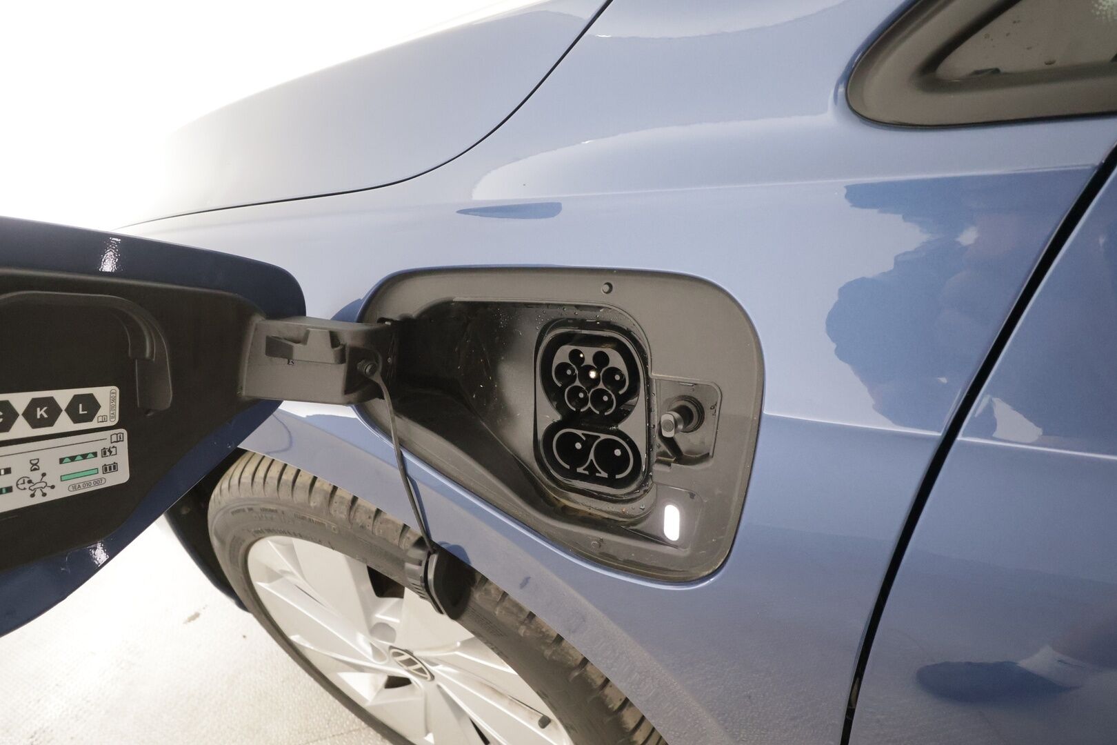VOLKSWAGEN GOLF 2025 Life GOAL 1.5 electric/TSI eHybrid 150kW DSG - | ACC | P.tutkat | LED | Puolinahat | Digimittaristo | Ratinlämmitys |Apple&Android | Kahdet Renkaat | Koti&Kauppalaturi |