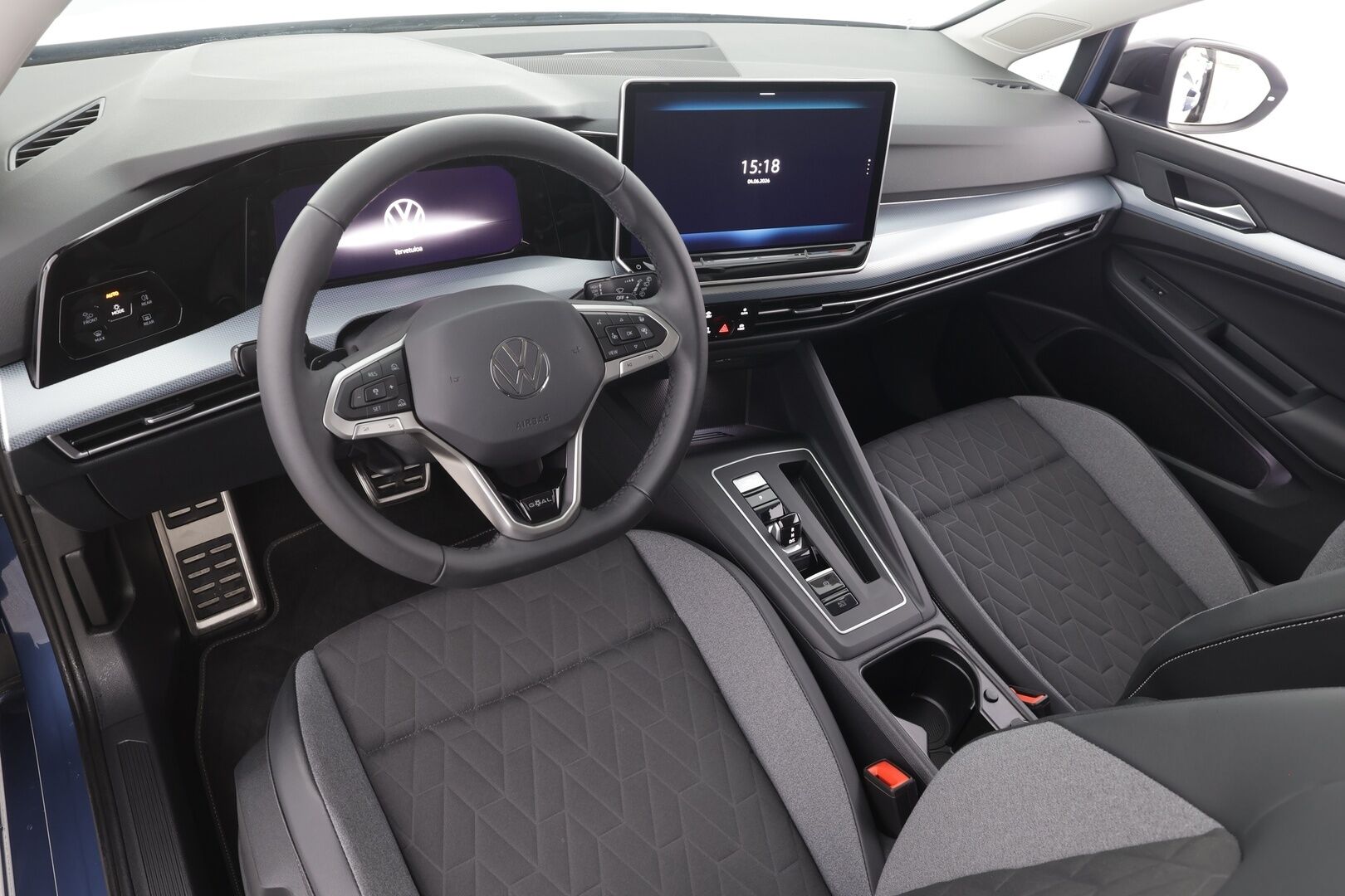 VOLKSWAGEN GOLF 2025 Life GOAL 1.5 electric/TSI eHybrid 150kW DSG - | ACC | P.tutkat | LED | Puolinahat | Digimittaristo | Ratinlämmitys |Apple&Android | Kahdet Renkaat | Koti&Kauppalaturi |
