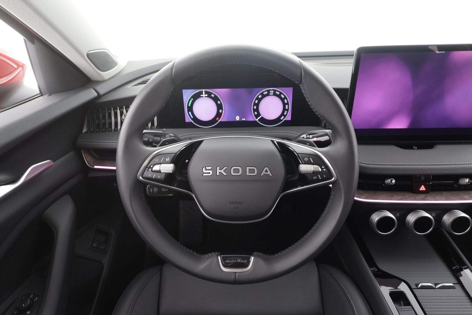SKODA SUPERB 2025 Combi 1.5 TSI PHEV L&K DSG Autom - | ACC | Koukku | Hierovat&Ilmastoidut Penkit | Crystal Matrix LED | Canton | HUD | 360-Kamera | Comfort Nahat | keyless | Apple&Android | Kahdet Renkaat | Koti & Kauppalaturi |