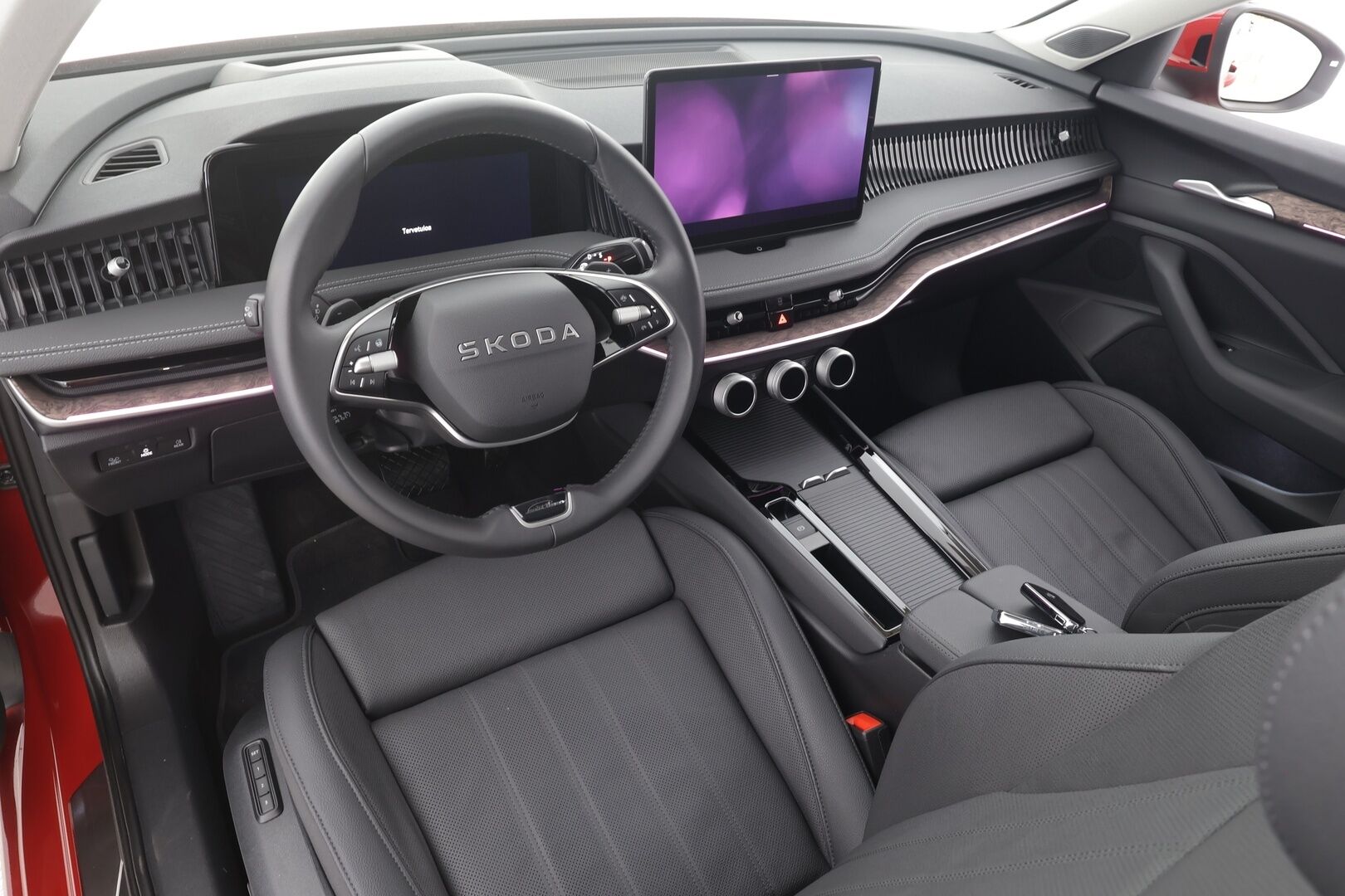 SKODA SUPERB 2025 Combi 1.5 TSI PHEV L&K DSG Autom - | ACC | Koukku | Hierovat&Ilmastoidut Penkit | Crystal Matrix LED | Canton | HUD | 360-Kamera | Comfort Nahat | keyless | Apple&Android | Kahdet Renkaat | Koti & Kauppalaturi |