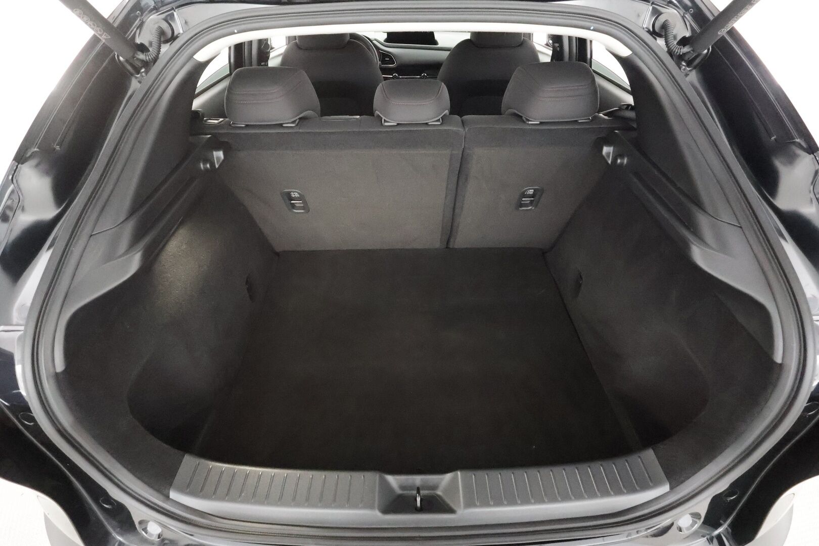 MAZDA CX-30 2025 2.5 e-SKYACTIV-G 140 HK Homura - ACC | HUD | Kaistavahti | Kamera | Navi | LED | Katvevaroitin | Apple&Android | Sähköluukku | Keyless | ALV |