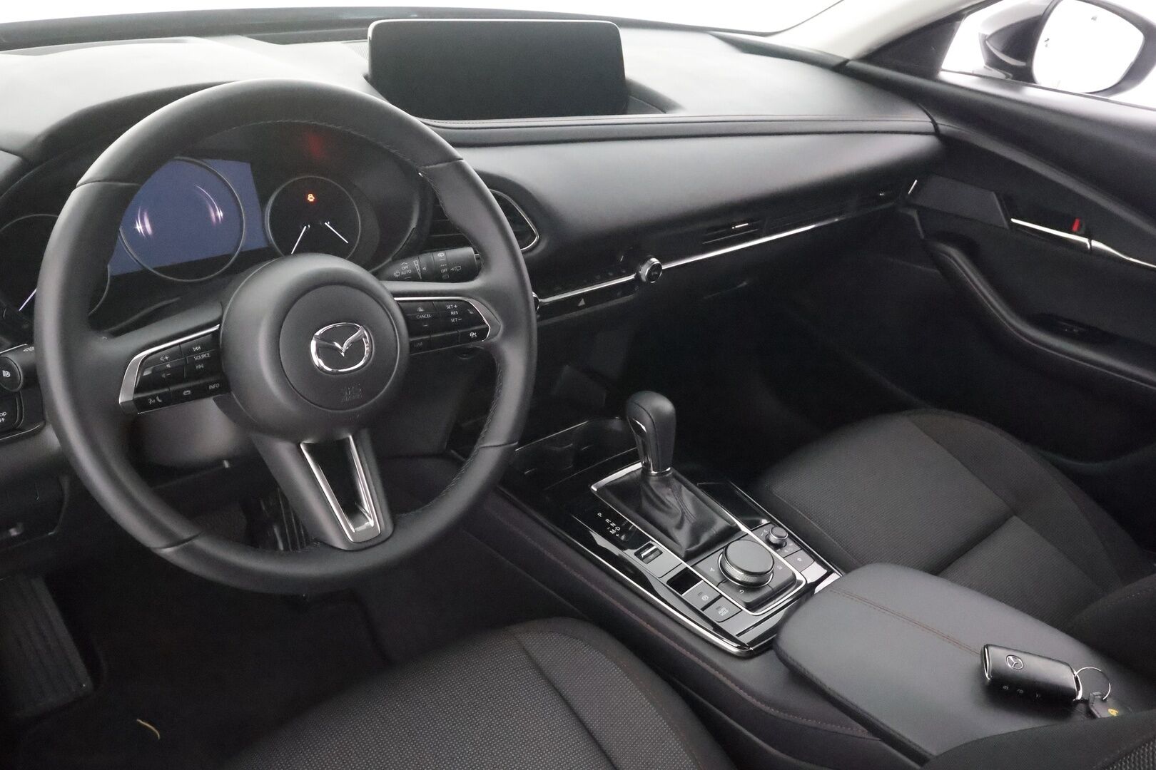 MAZDA CX-30 2025 2.5 e-SKYACTIV-G 140 HK Homura - ACC | HUD | Kaistavahti | Kamera | Navi | LED | Katvevaroitin | Apple&Android | Sähköluukku | Keyless | ALV |