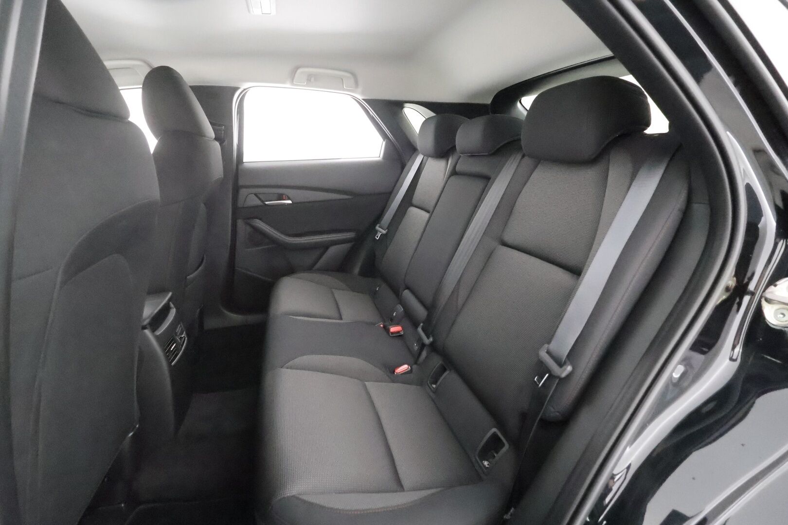 MAZDA CX-30 2025 2.5 e-SKYACTIV-G 140 HK Homura - ACC | HUD | Kaistavahti | Kamera | Navi | LED | Katvevaroitin | Apple&Android | Sähköluukku | Keyless | ALV |