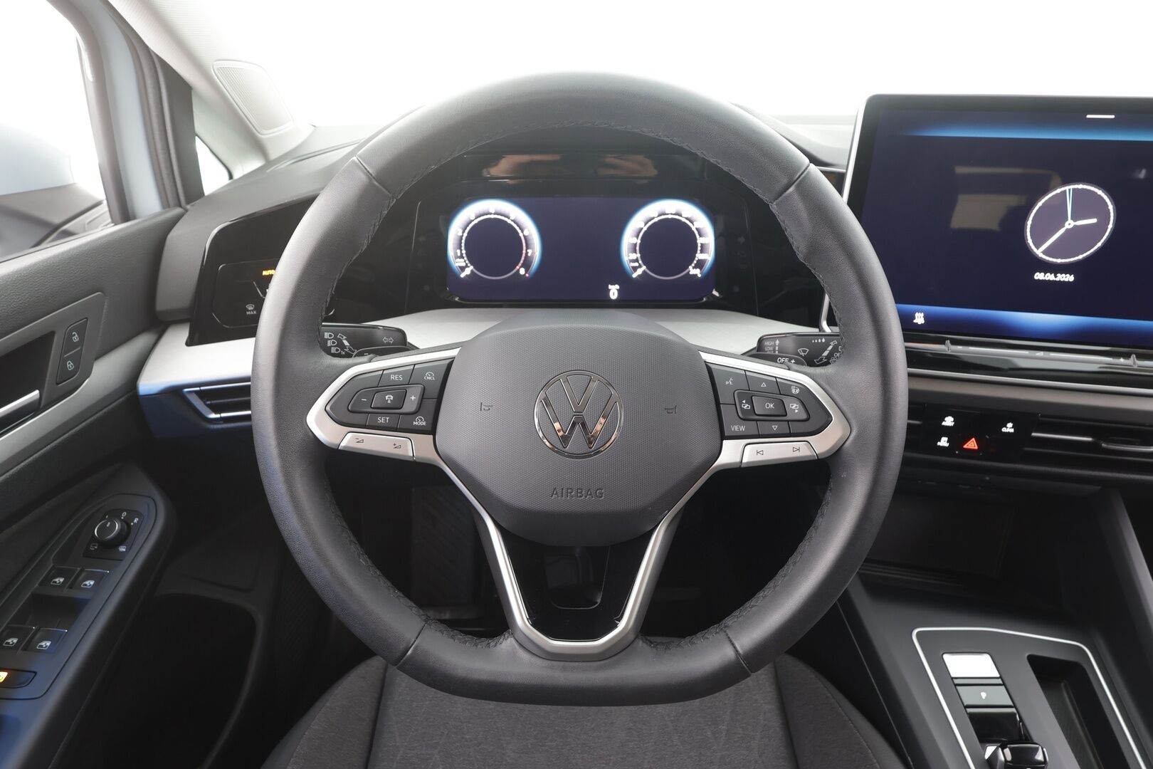 VOLKSWAGEN GOLF 2025 Life 1,5 eTSI 110 kW MHEV DSG - | ACC | Webasto | P.Kamera | Ratinlämmitys | LED | Keyless | Apple&Android | 