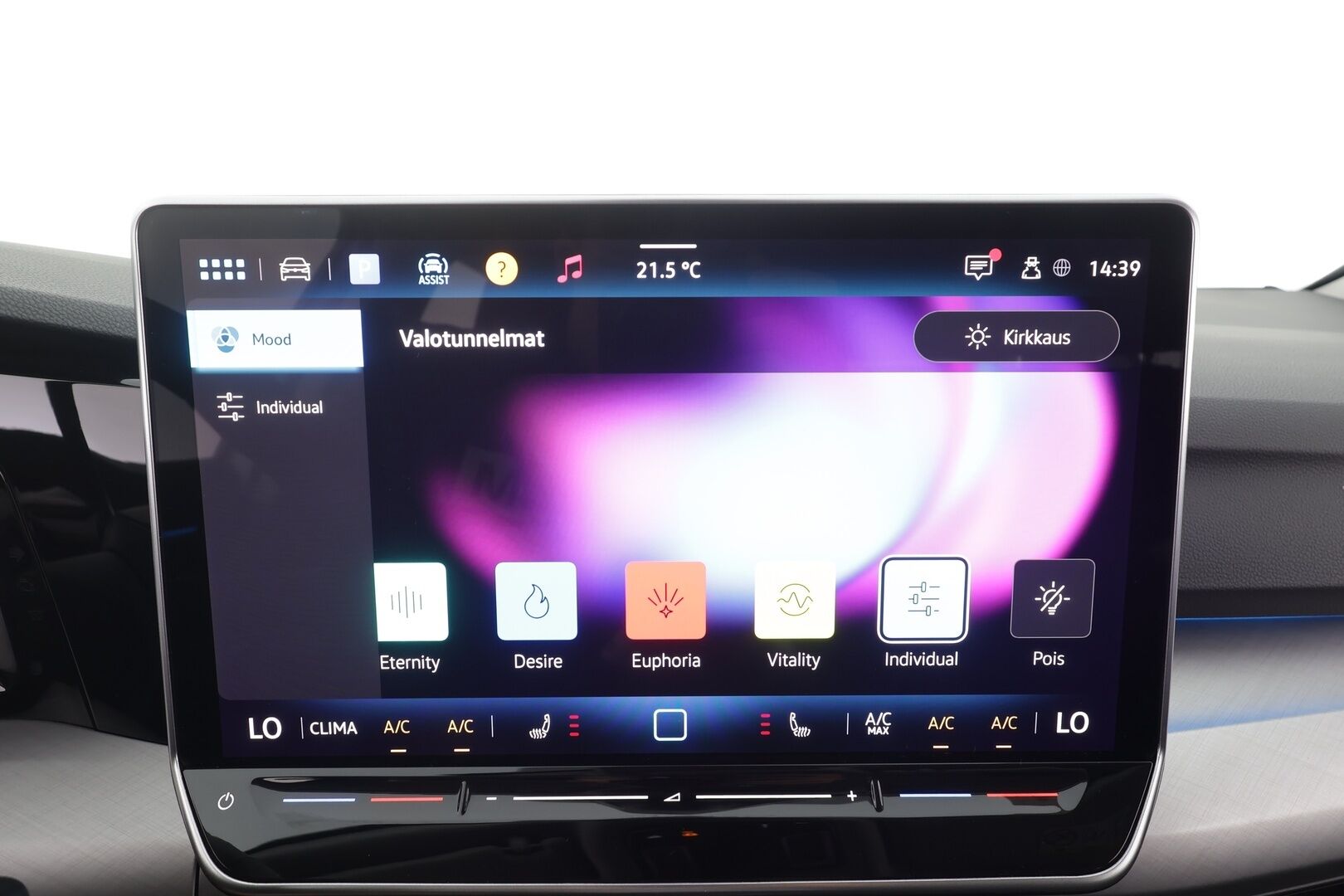 VOLKSWAGEN GOLF 2025 Life 1,5 eTSI 110 kW MHEV DSG - | ACC | Webasto | P.Kamera | Ratinlämmitys | LED | Keyless | Apple&Android | 