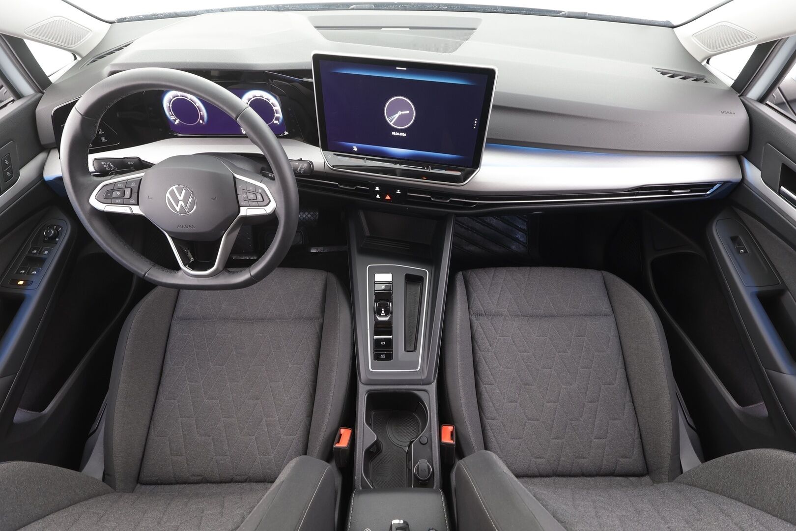 VOLKSWAGEN GOLF 2025 Life 1,5 eTSI 110 kW MHEV DSG - | ACC | Webasto | P.Kamera | Ratinlämmitys | LED | Keyless | Apple&Android | 