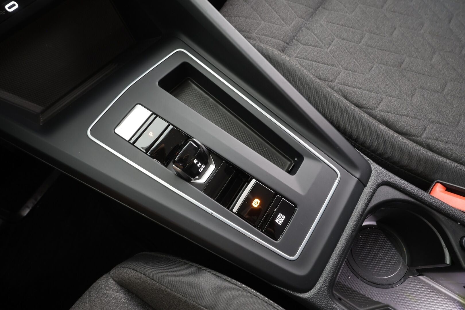 VOLKSWAGEN GOLF 2025 Life 1,5 eTSI 110 kW MHEV DSG - | ACC | Webasto | P.Kamera | Ratinlämmitys | LED | Keyless | Apple&Android | 