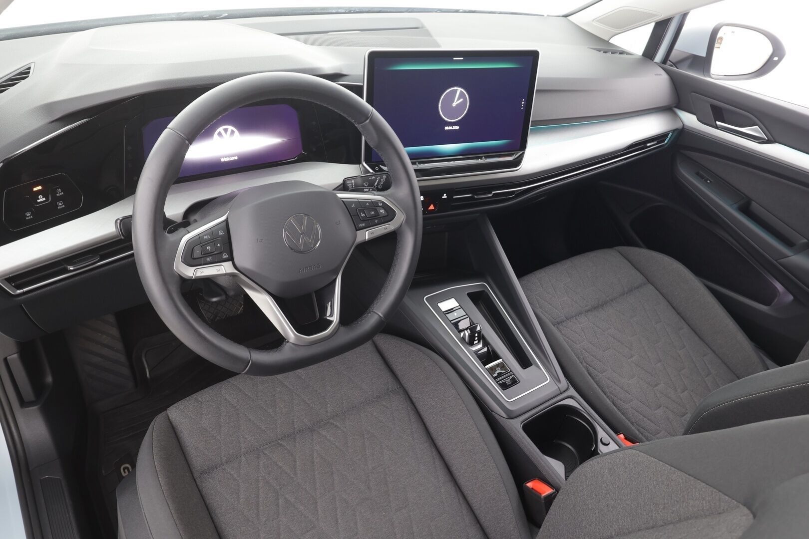 VOLKSWAGEN GOLF 2025 Comfort Business 1,5 eTSI 110 kW (MHEV) DSG - | ACC | Webasto | Kaistavahti | P.Kamera | Digimittari | LED | Keyless | Ratinlämmitin | Facelift | Ambient | ALV | Merkkihuollettu | 