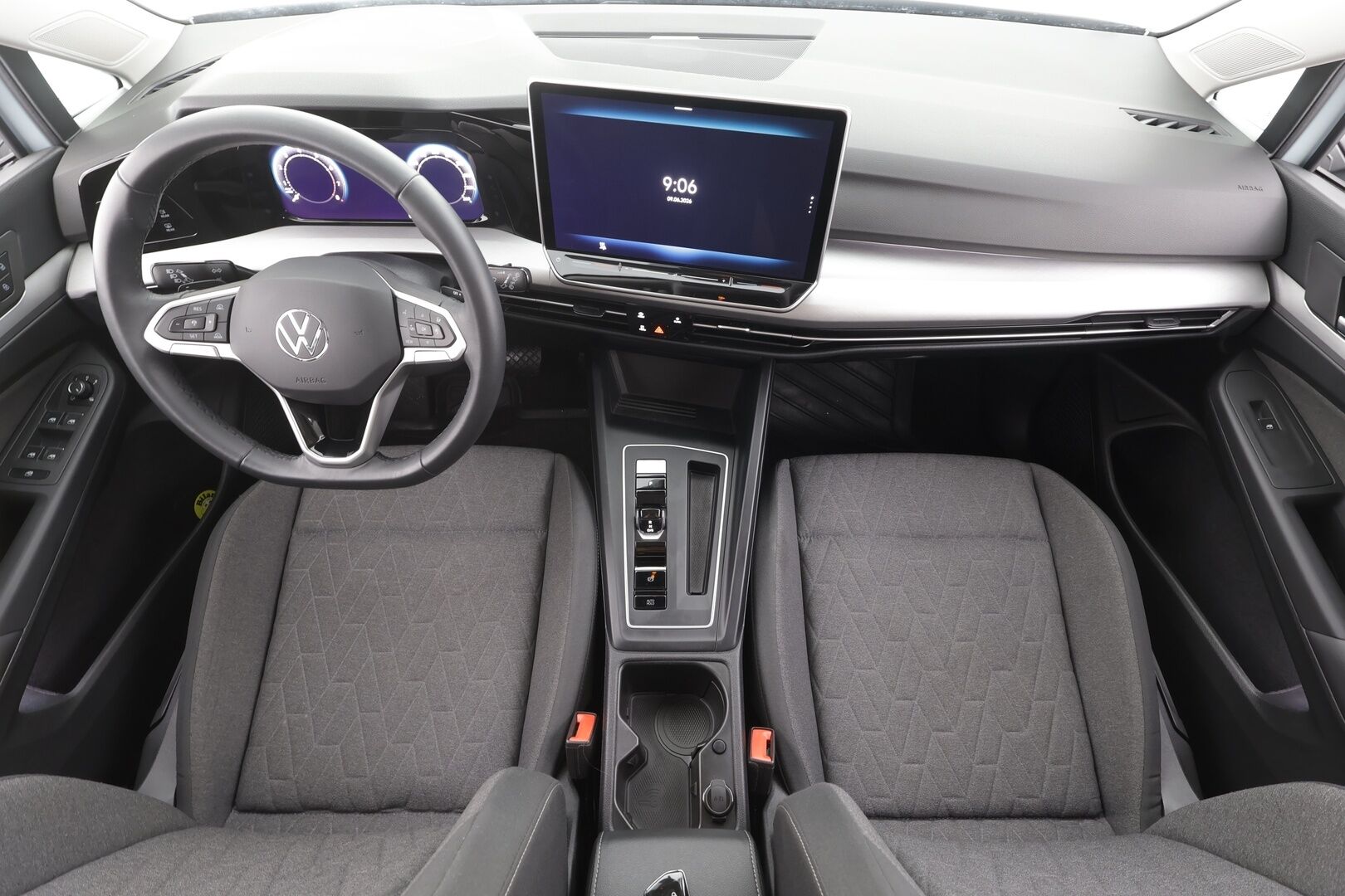 VOLKSWAGEN GOLF 2025 Life 1,5 eTSI 110 kW (MHEV) DSG-automaatti - Webasto | Adapt.Vakkari | Digimittari | Keyless Advanced | Peruutuskamera | Adapt.LED | Ratinlämmitys | Juuri tullut Tampereelle!
