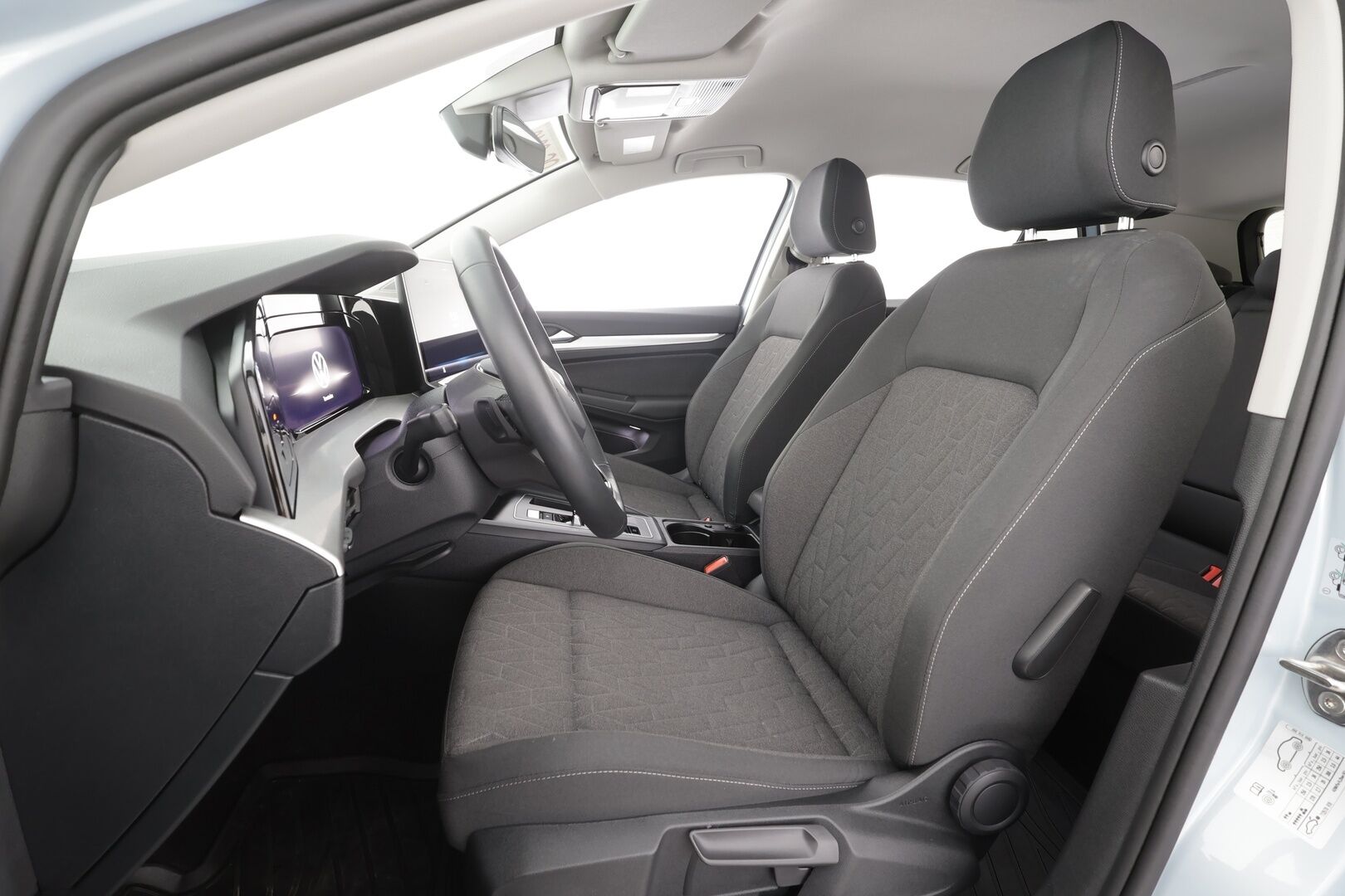 VOLKSWAGEN GOLF 2025 Life 1,5 eTSI 110 kW (MHEV) DSG-automaatti - Webasto | Adapt.Vakkari | Digimittari | Keyless Advanced | Peruutuskamera | Adapt.LED | Ratinlämmitys | Juuri tullut Tampereelle!