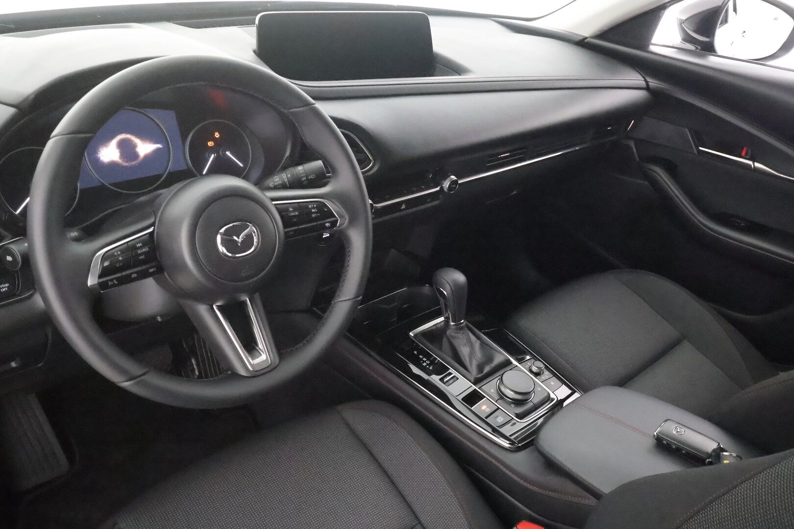 MAZDA CX-30 2025 2.5 e-SKYACTIV-G 140 HK Homura - | ACC | HUD | Kaistavahti | P.Kamera | LED | Navi | Katvevaroitin | Sähköluukku | Keyless | Apple&Android | ALV | Huippusiisti |