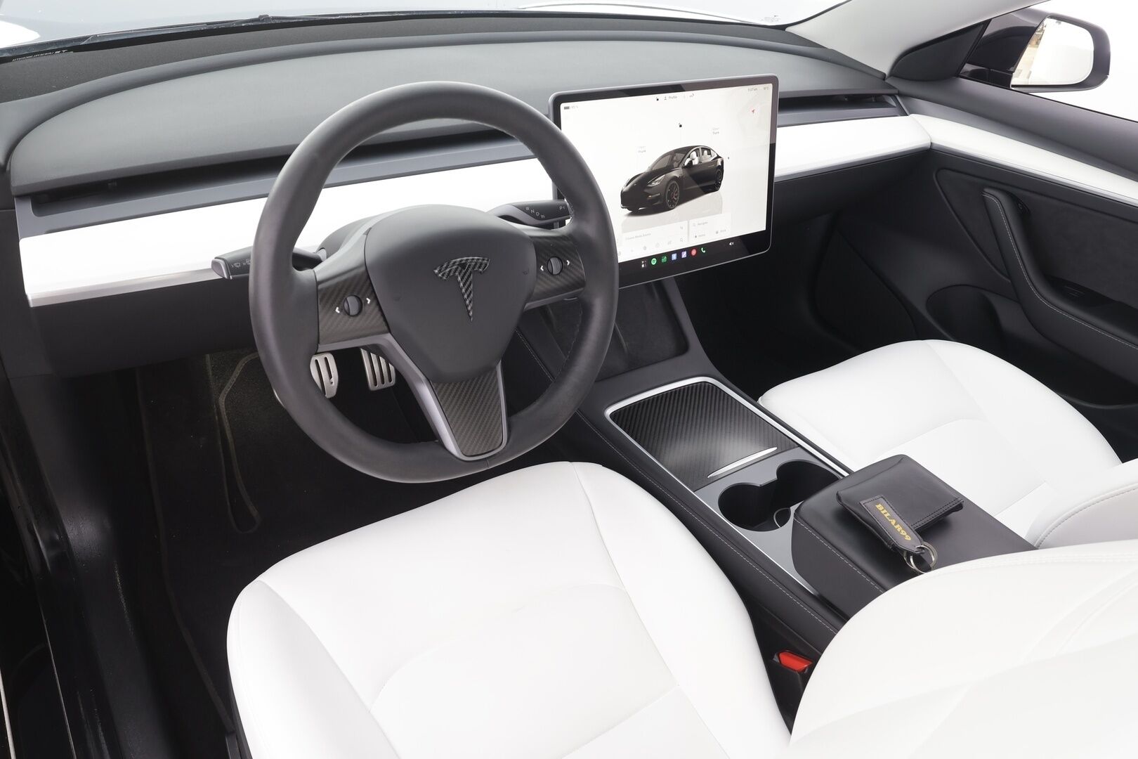TESLA MODEL 3 2022 Performance Dual Motor - Lasikatto | ILP | Premium Audio | Madallus alusta | Valkoiset nahat | Matrix-LED | Kamera | Ratinlämmitin | SOH 90,2%