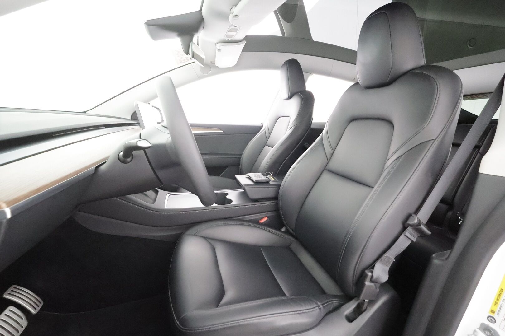 Tesla Model Y 2024 Performance - | Koukku | ILP | Lasikatto | Matrix-LED | P.Kamera | Mustat nahat | Premium Audio | Ratinlämmitin | ALV |