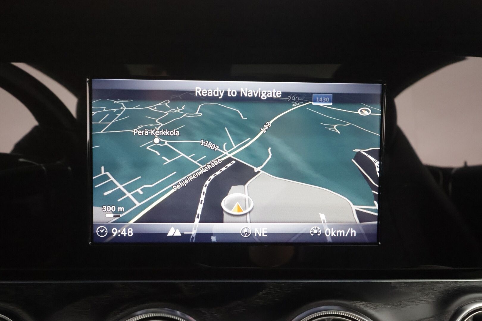 MERCEDES-BENZ E 2017 300 A Coupe AMG  -  Distronic+ | Sporttinahat muistilla | Multibeam LED | Kattoluukku | P.kamera | Steering pilot | Ambient | Navi | Kahdet renkaat vanteilla |