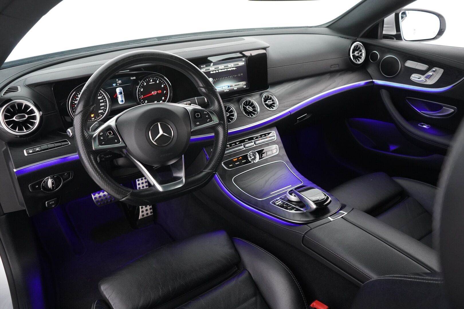 MERCEDES-BENZ E 2017 300 A Coupe AMG  -  Distronic+ | Sporttinahat muistilla | Multibeam LED | Kattoluukku | P.kamera | Steering pilot | Ambient | Navi | Kahdet renkaat vanteilla |