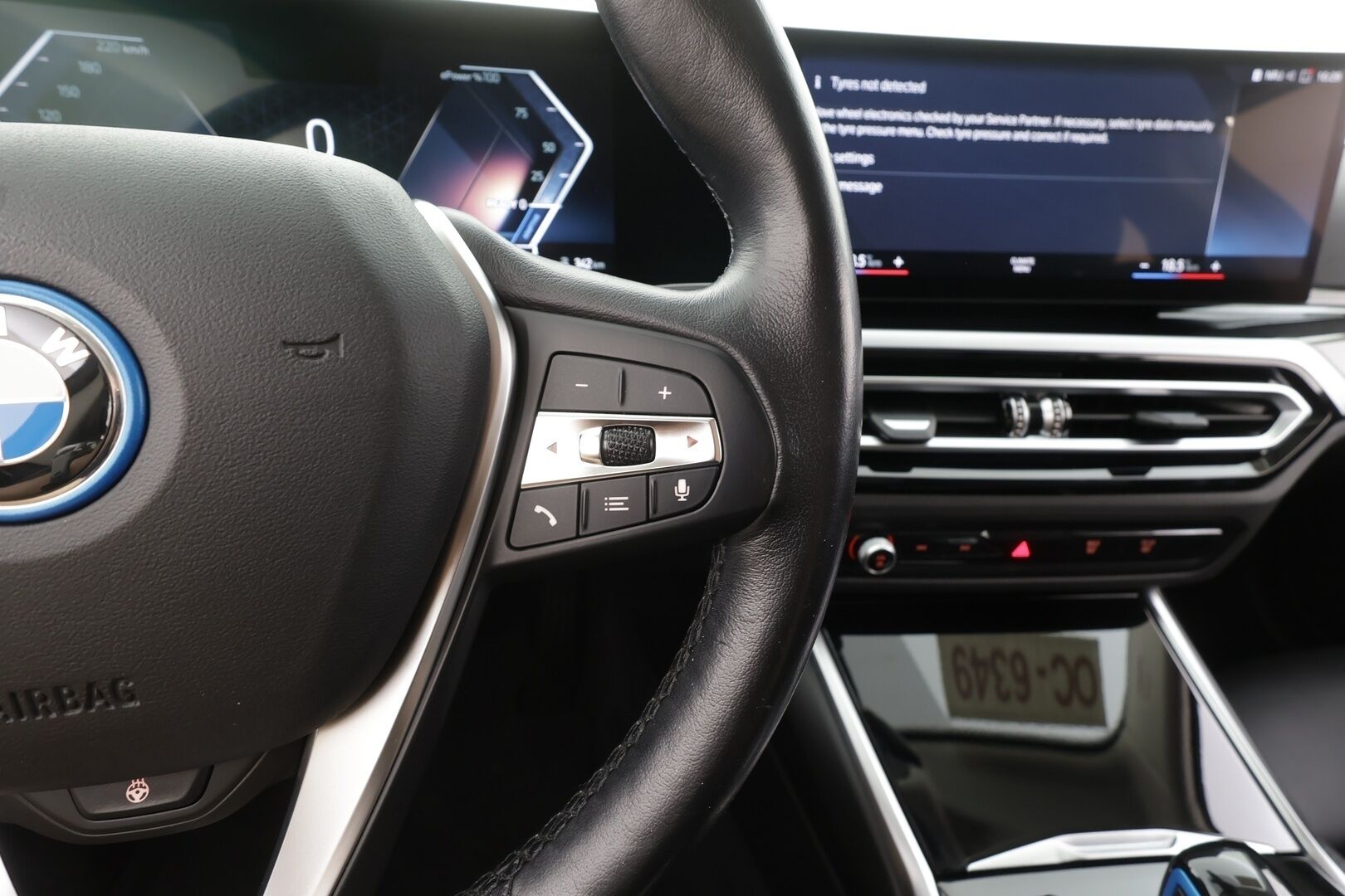BMW I4 2022 eDrive40 Gran Coupé - | ACC | Koukku | HUD | Laser-LED | Sporttipenkit | P.Kamera | Akuston esilämmitys | Sähköluukku | Navi | Ratinlämmitin | Kahdet renkaat aluvanteilla | Hyvät varusteet |