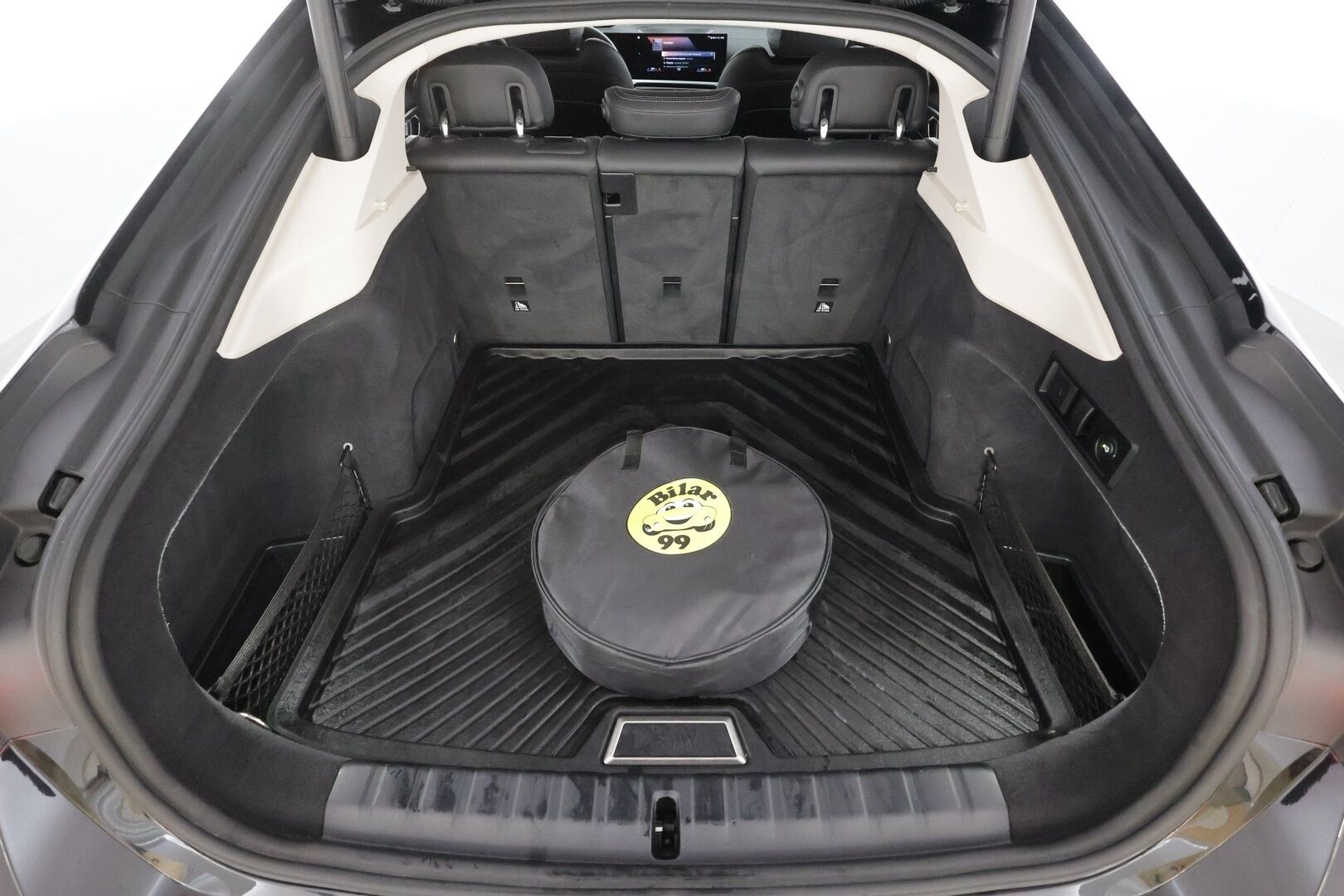 BMW I4 2022 eDrive40 Gran Coupé - | ACC | Koukku | HUD | Laser-LED | Sporttipenkit | P.Kamera | Akuston esilämmitys | Sähköluukku | Navi | Ratinlämmitin | Kahdet renkaat aluvanteilla | Hyvät varusteet |
