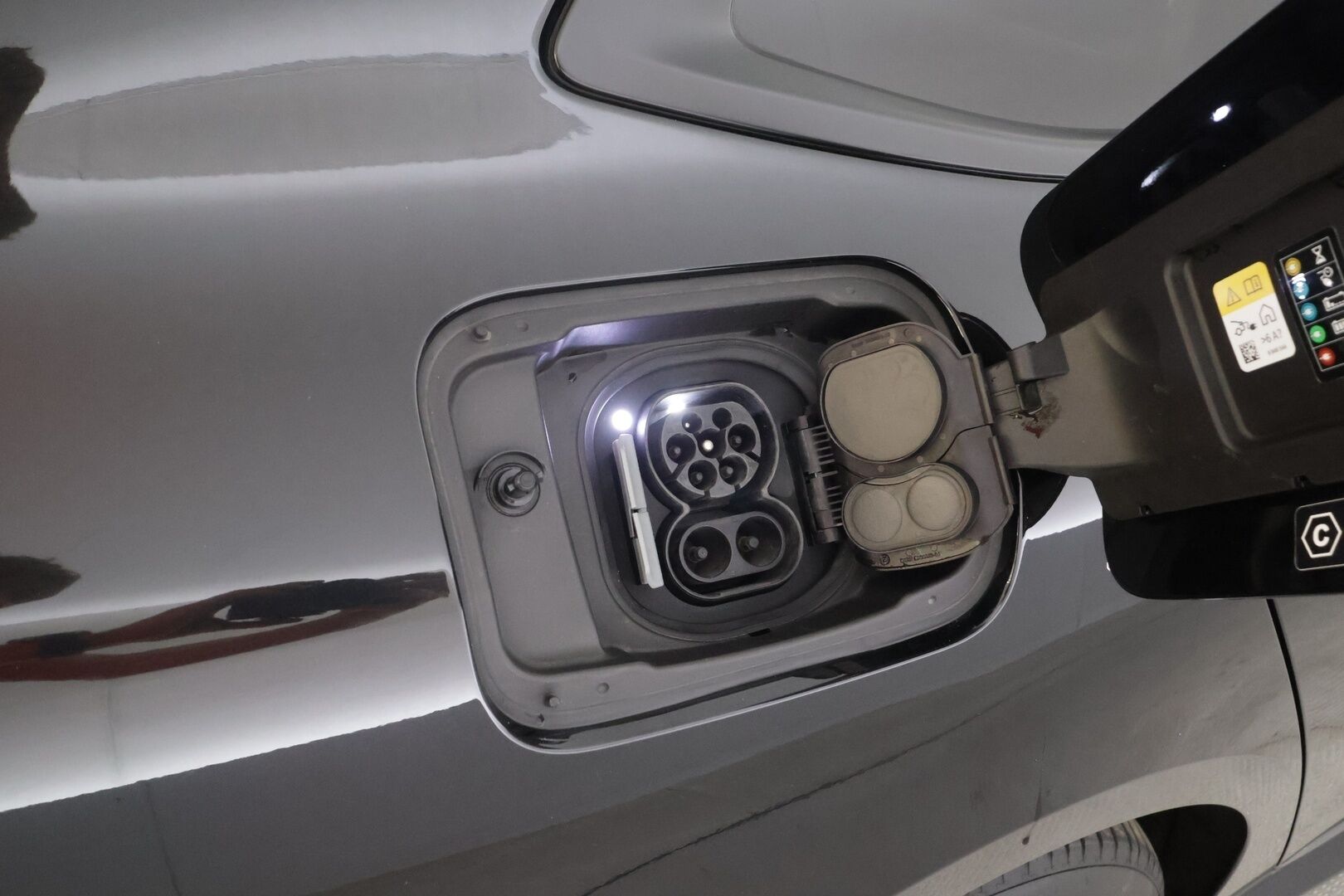 BMW I4 2022 eDrive40 Gran Coupé - | ACC | Koukku | HUD | Laser-LED | Sporttipenkit | P.Kamera | Akuston esilämmitys | Sähköluukku | Navi | Ratinlämmitin | Kahdet renkaat aluvanteilla | Hyvät varusteet |