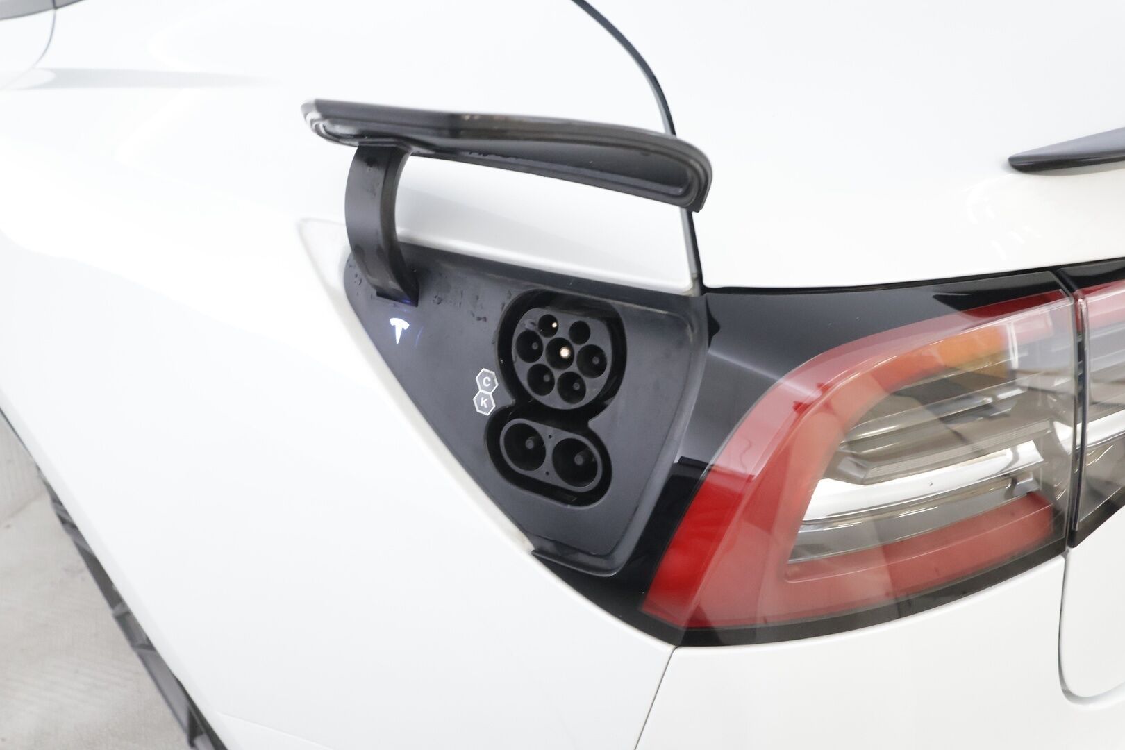 TESLA MODEL 3 2022 Performance Dual Motor - | ACC | ILP | Ryzen | Matrix | Lasikatto | Premium audio | Sähkönahat | Muistipenkki | P.kamera | Autosteer | 2x renkaat aluin | 