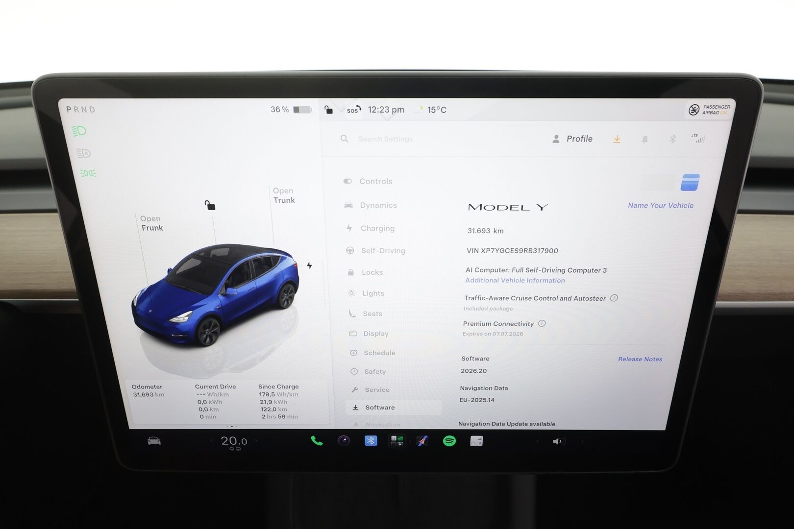 TESLA MODEL Y 2024 RWD - | ILP | Lasikatto | ACC | Matrix-LED | P.Kamera | Muistipenkki | Premium Audio | Navi | Kaistavahti | Keyless | 2x Latauskaapelit | Kahdet renkaat |