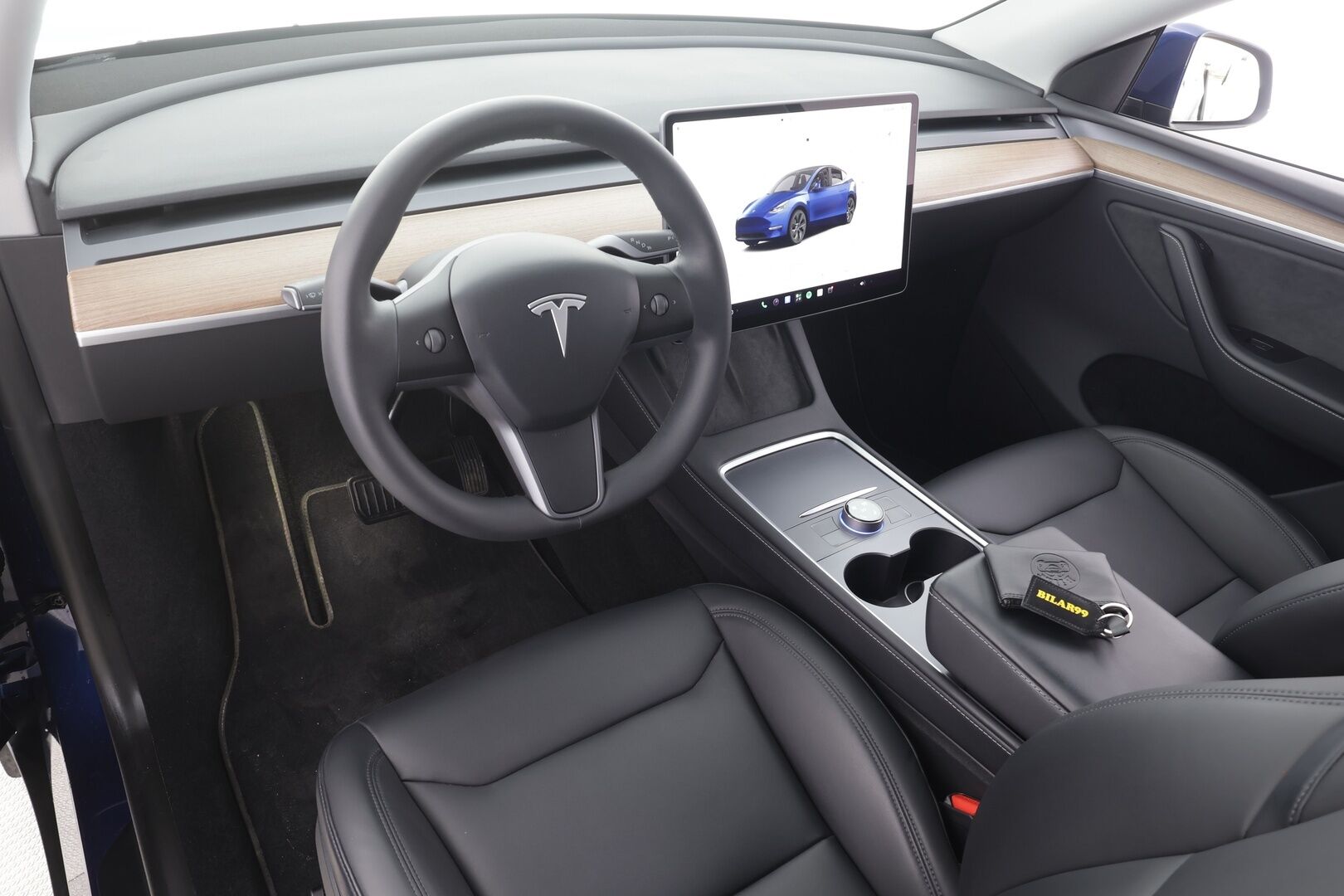 TESLA MODEL Y 2024 RWD - | ILP | Lasikatto | ACC | Matrix-LED | P.Kamera | Muistipenkki | Premium Audio | Navi | Kaistavahti | Keyless | 2x Latauskaapelit | Kahdet renkaat |
