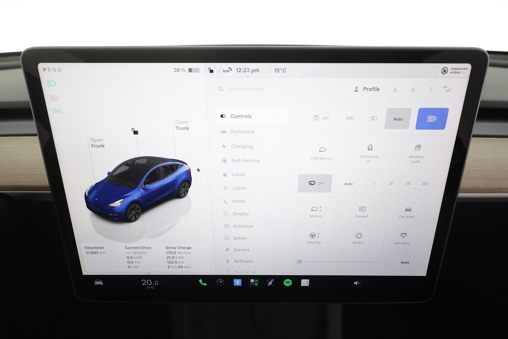 TESLA MODEL Y 2024 RWD - | ILP | Lasikatto | ACC | Matrix-LED | P.Kamera | Muistipenkki | Premium Audio | Navi | Kaistavahti | Keyless | 2x Latauskaapelit | Kahdet renkaat |