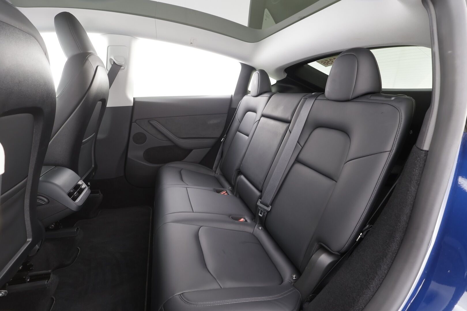 TESLA MODEL Y 2024 RWD - | ILP | Lasikatto | ACC | Matrix-LED | P.Kamera | Muistipenkki | Premium Audio | Navi | Kaistavahti | Keyless | 2x Latauskaapelit | Kahdet renkaat |