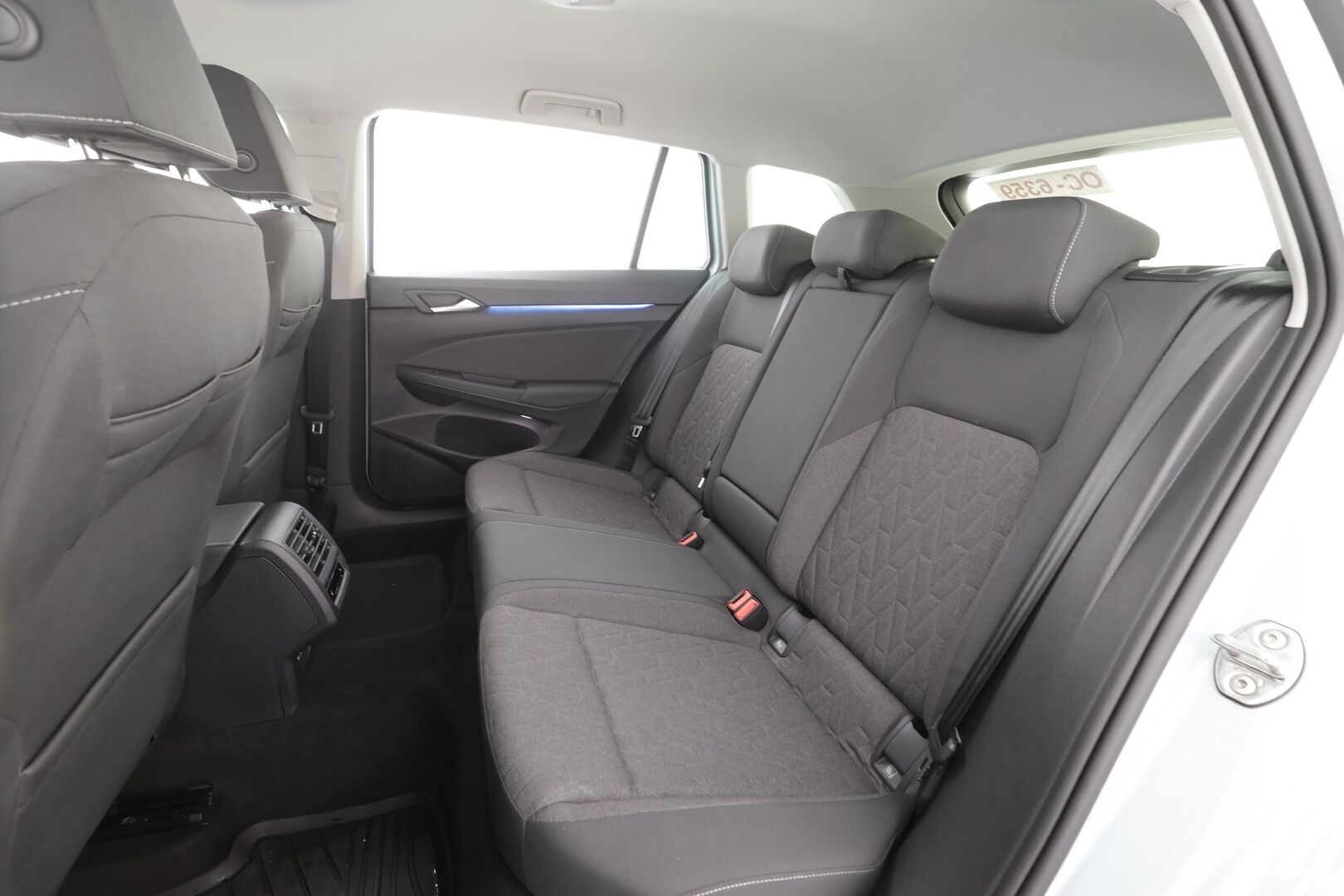 Volkswagen Golf 2025 Variant Comfort Business 1,5 eTSI 110 kW MHEV DSG - | ACC | Pa-Lisälämmitin | Koukku | P.tutkat | LED | Ratinlämmitys |Apple&Android | Merkkihuollettu | Kahdet Renkaat |