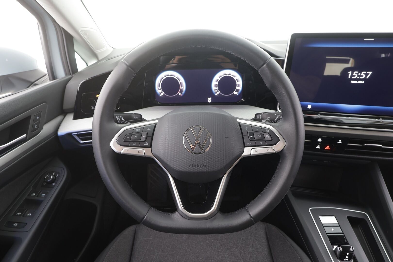 Volkswagen Golf 2025 Variant Comfort Business 1,5 eTSI 110 kW MHEV DSG - | ACC | Pa-Lisälämmitin | Koukku | P.tutkat | LED | Ratinlämmitys |Apple&Android | Merkkihuollettu | Kahdet Renkaat |
