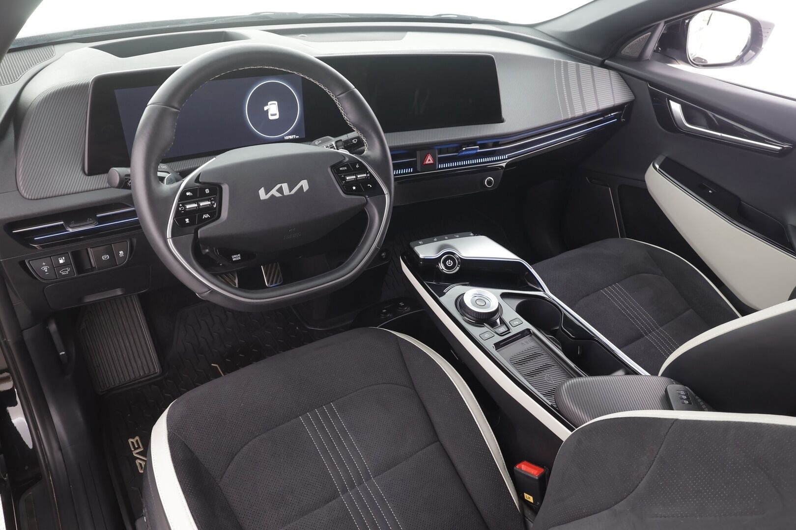 KIA EV6 2022 GT-Line AWD 77 kWh 325 hv - | ACC | ILP | Koukku | HUD | Meridian | 360° | Ilmastoidut relax-penkit | Muistipenkki | Ambient | Akuston esilämmitys | 2x Kia alut | ALV | 