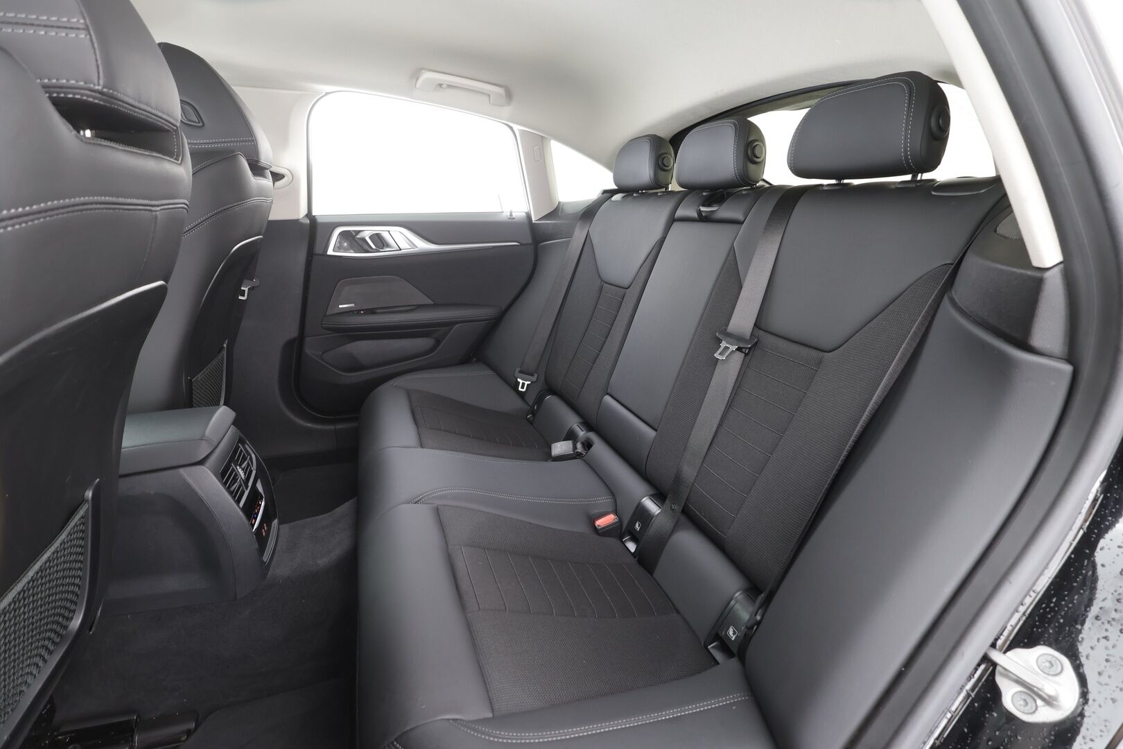 BMW I4 2024 eDrive40 - | ACC | Lisälämmitin | Koukku | Widescreen | 360-Kamera | H/K | LED | Puolinahat | Apple&Android | Merkkihuollettu | Kahdet Renkaat |