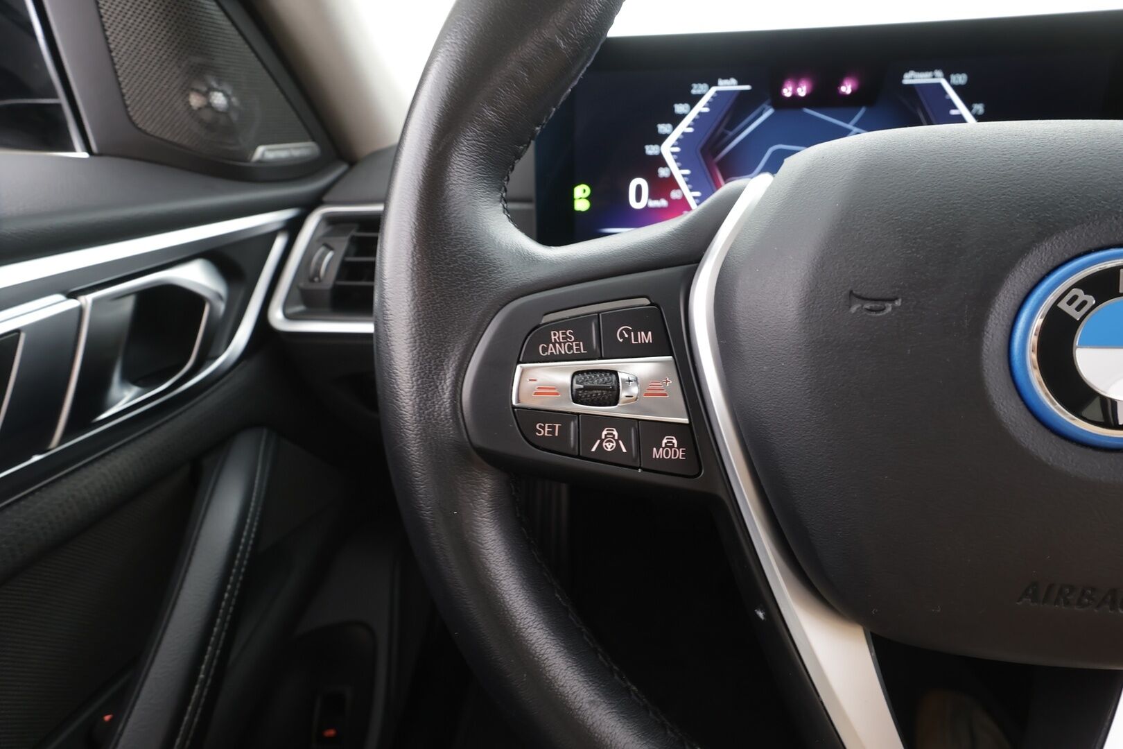 BMW I4 2024 eDrive40 - | ACC | Lisälämmitin | Koukku | Widescreen | 360-Kamera | H/K | LED | Puolinahat | Apple&Android | Merkkihuollettu | Kahdet Renkaat |