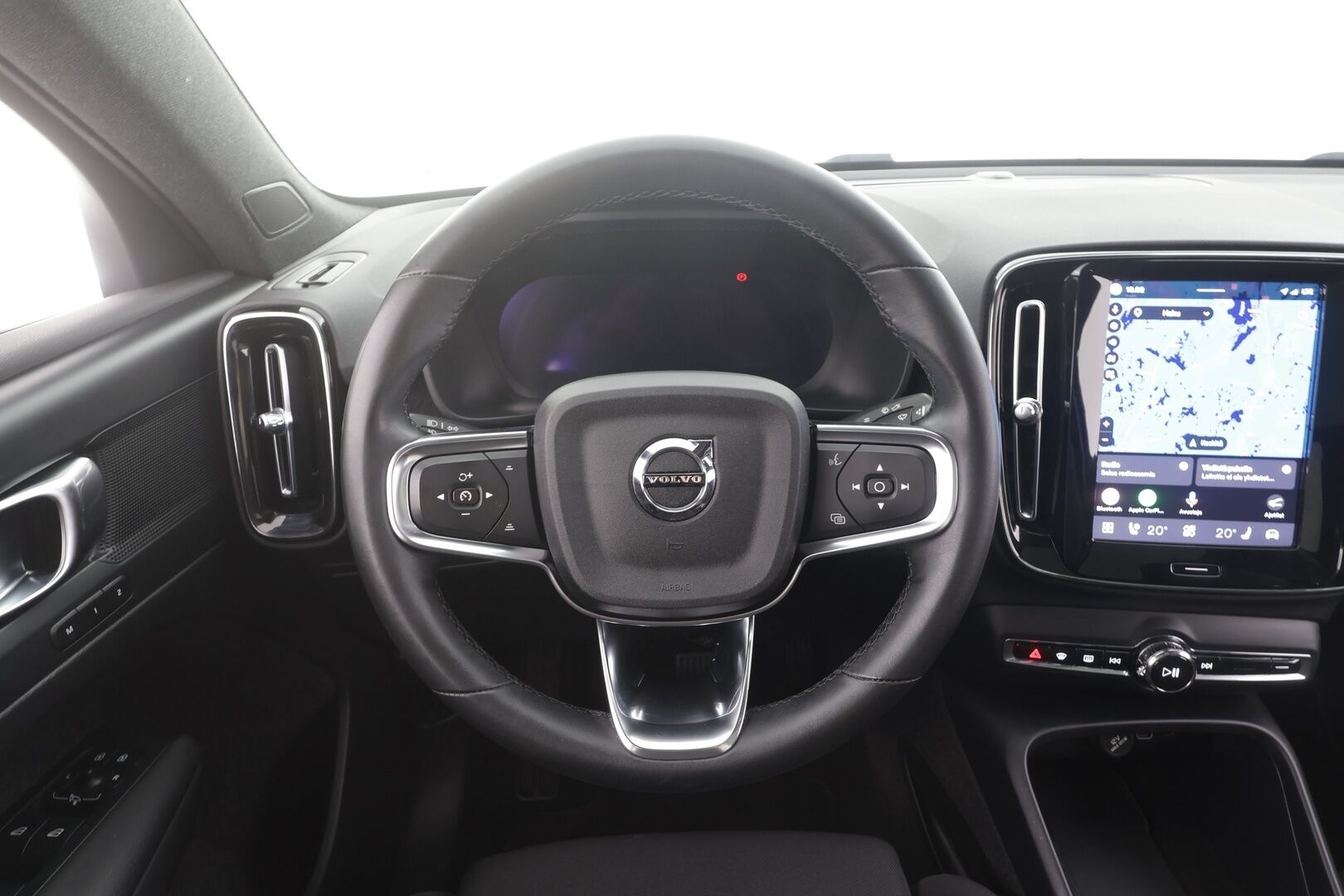 Volvo C40 2023 Recharge Twin Plus  - | ACC | ILP | Koukku | Lasikatto | P.Kamera | Muistipenkki | LED | Navi | BLIS | Keyless | Ratinlämmitin | ALV | Kahdet renkaat aluvanteilla | Merkkihuollettu | 