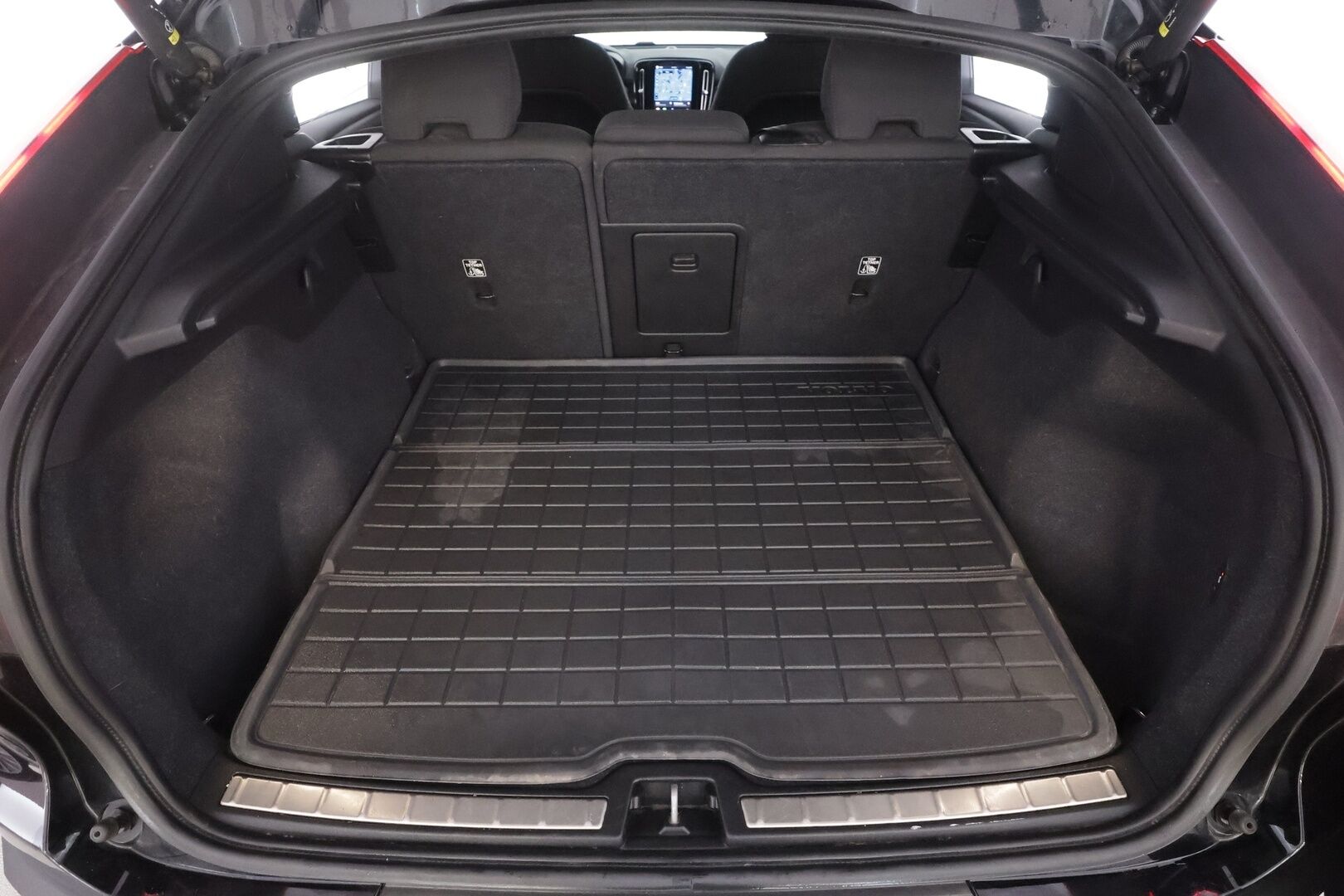 Volvo C40 2023 Recharge Twin Plus  - | ACC | ILP | Koukku | Lasikatto | P.Kamera | Muistipenkki | LED | Navi | BLIS | Keyless | Ratinlämmitin | ALV | Kahdet renkaat aluvanteilla | Merkkihuollettu | 