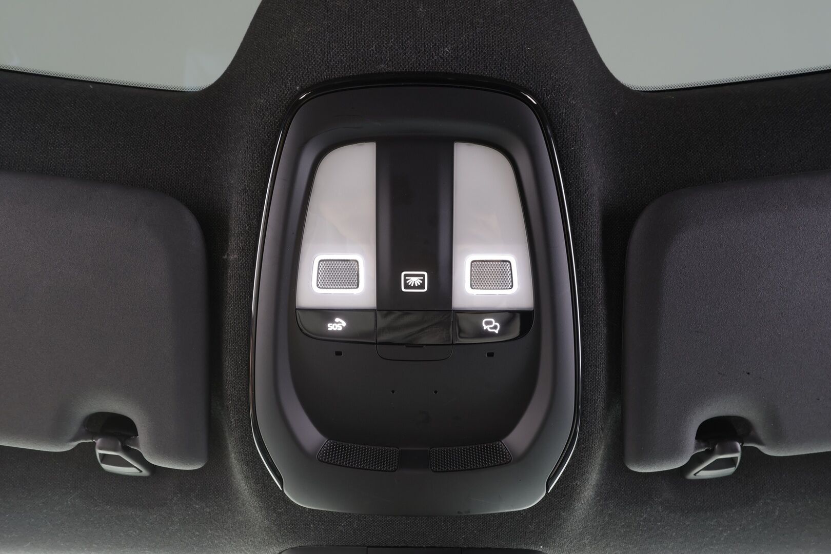 Volvo C40 2023 Recharge Twin Plus  - | ACC | ILP | Koukku | Lasikatto | P.Kamera | Muistipenkki | LED | Navi | BLIS | Keyless | Ratinlämmitin | ALV | Kahdet renkaat aluvanteilla | Merkkihuollettu | 