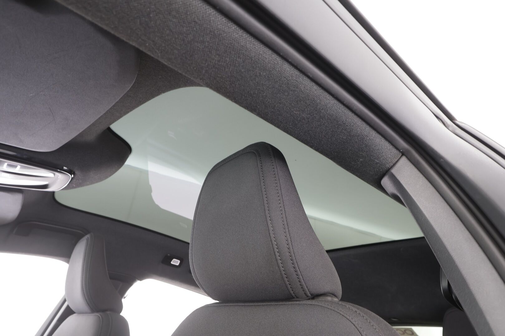 Volvo C40 2023 Recharge Twin Plus  - | ACC | ILP | Koukku | Lasikatto | P.Kamera | Muistipenkki | LED | Navi | BLIS | Keyless | Ratinlämmitin | ALV | Kahdet renkaat aluvanteilla | Merkkihuollettu | 