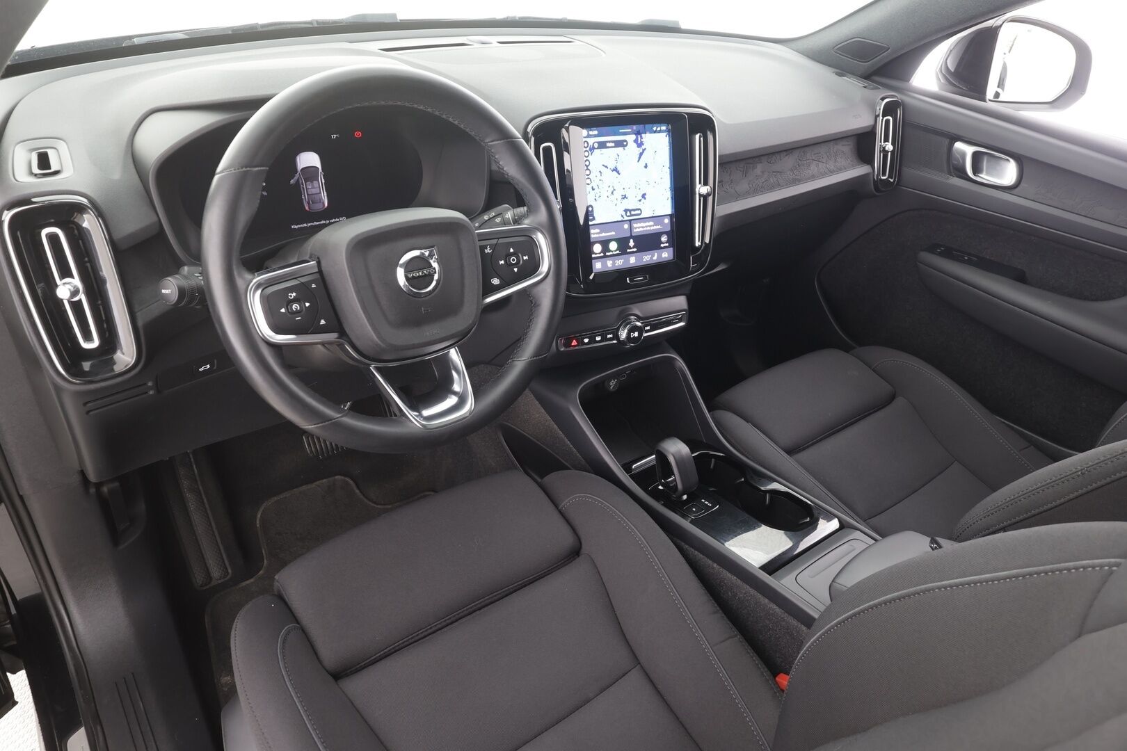 Volvo C40 2023 Recharge Twin Plus  - | ACC | ILP | Koukku | Lasikatto | P.Kamera | Muistipenkki | LED | Navi | BLIS | Keyless | Ratinlämmitin | ALV | Kahdet renkaat aluvanteilla | Merkkihuollettu | 
