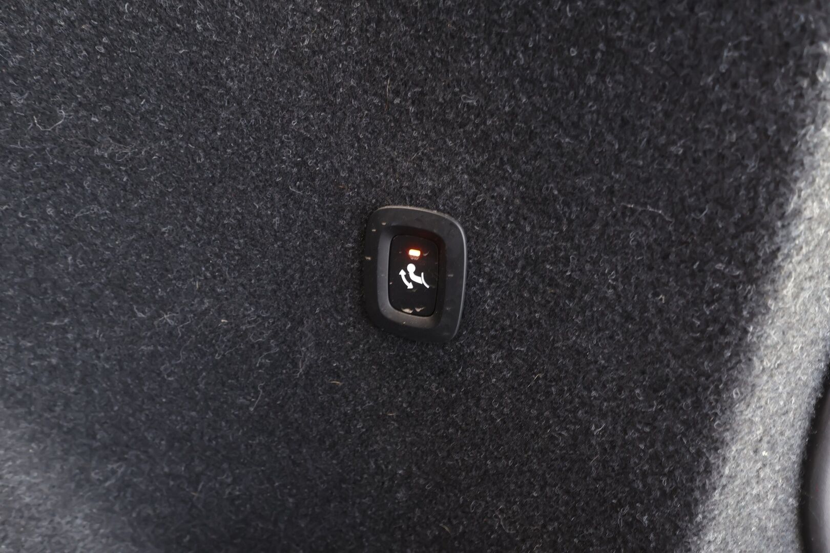 Volvo C40 2023 Recharge Twin Plus  - | ACC | ILP | Koukku | Lasikatto | P.Kamera | Muistipenkki | LED | Navi | BLIS | Keyless | Ratinlämmitin | ALV | Kahdet renkaat aluvanteilla | Merkkihuollettu | 