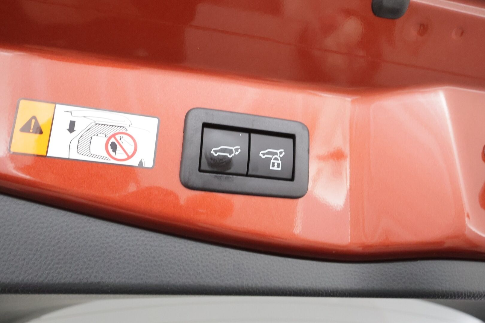 Toyota C-HR 2025 2.0 Plug-in Hybrid Launch Edition - | ACC | ILP | Kaistavahti | P.Kamera | Digimittari | Katvevaroitin | Keyless | Sähköluukku | Ratinlämmitin | Navi | LED | Apple&Android | ALV | 