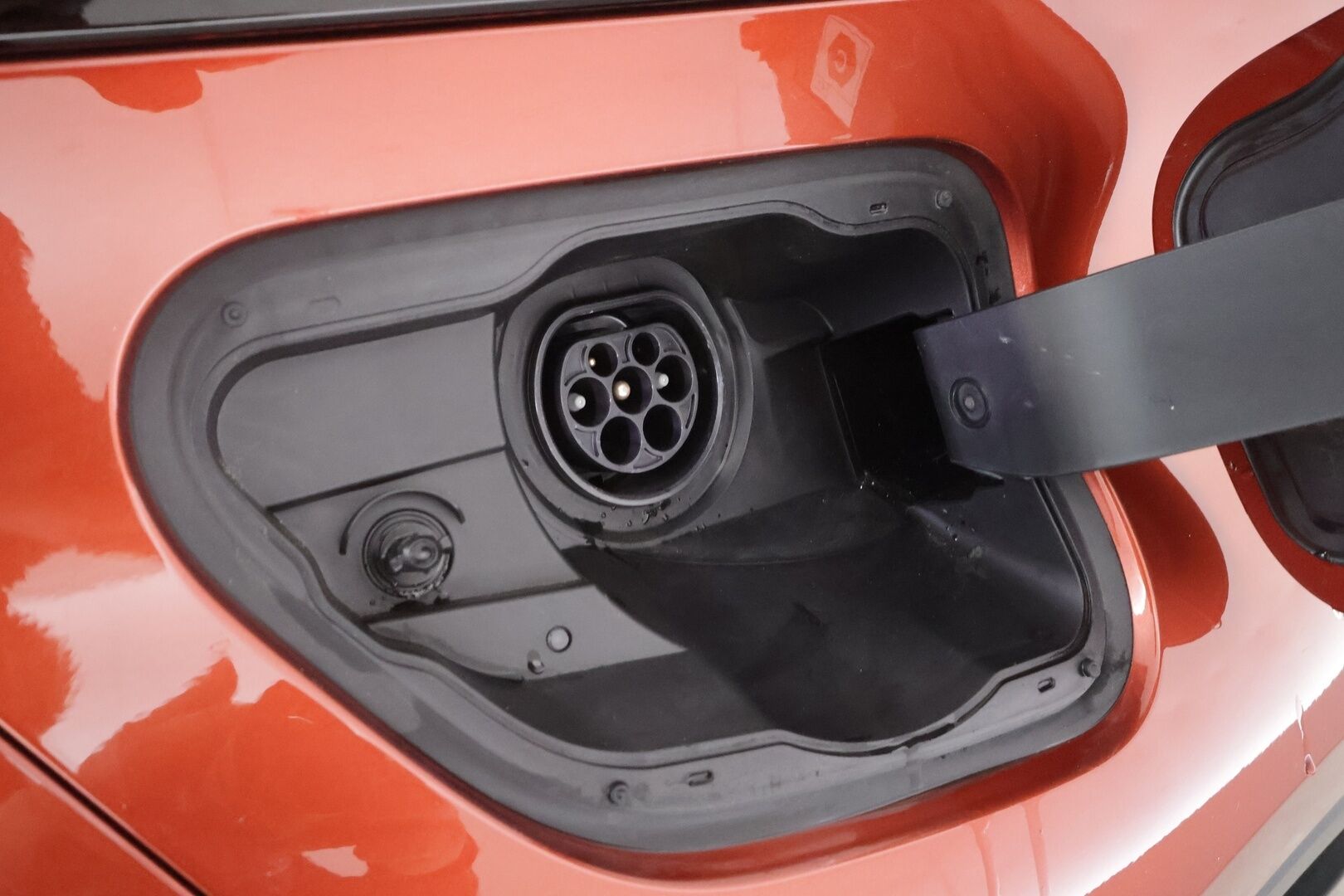 Toyota C-HR 2025 2.0 Plug-in Hybrid Launch Edition - | ACC | ILP | Kaistavahti | P.Kamera | Digimittari | Katvevaroitin | Keyless | Sähköluukku | Ratinlämmitin | Navi | LED | Apple&Android | ALV | 