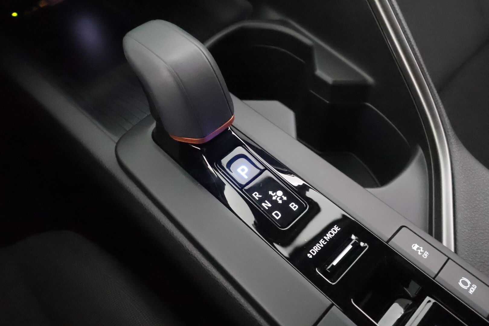 Toyota C-HR 2025 2.0 Plug-in Hybrid Launch Edition - | ACC | ILP | Kaistavahti | P.Kamera | Digimittari | Katvevaroitin | Keyless | Sähköluukku | Ratinlämmitin | Navi | LED | Apple&Android | ALV | 