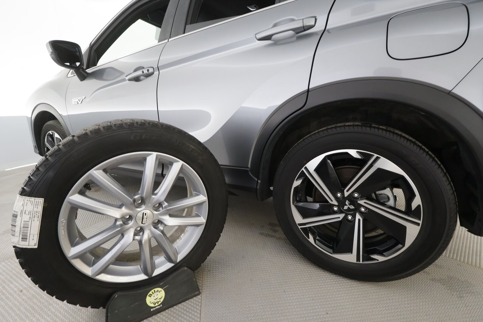 MITSUBISHI ECLIPSE CROSS 2023 2.4 PHEV Invite Plus 4WD - | LED | Nahka-alcantara | P.kamera | Sähköpenkki | Tutkat eteen ja taakse | Keyless | Apple & Android | 2x renkaat aluin | ALV | 