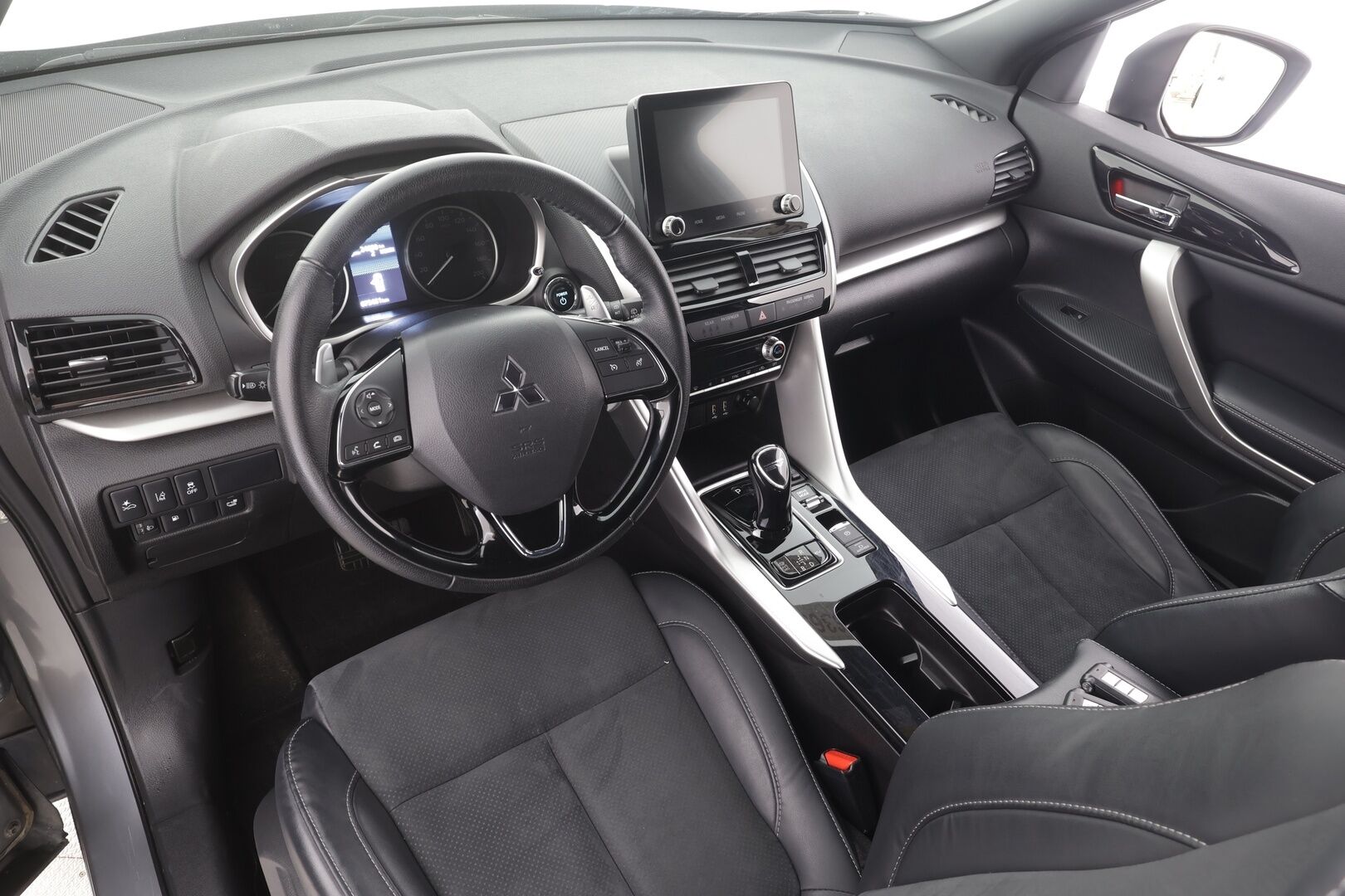 MITSUBISHI ECLIPSE CROSS 2023 2.4 PHEV Invite Plus 4WD - | LED | Nahka-alcantara | P.kamera | Sähköpenkki | Tutkat eteen ja taakse | Keyless | Apple & Android | 2x renkaat aluin | ALV | 