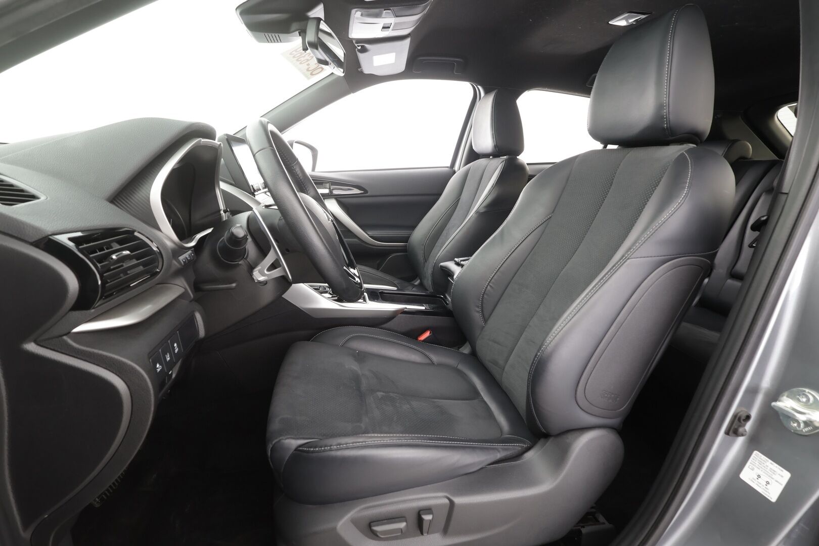MITSUBISHI ECLIPSE CROSS 2023 2.4 PHEV Invite Plus 4WD - | LED | Nahka-alcantara | P.kamera | Sähköpenkki | Tutkat eteen ja taakse | Keyless | Apple & Android | 2x renkaat aluin | ALV | 