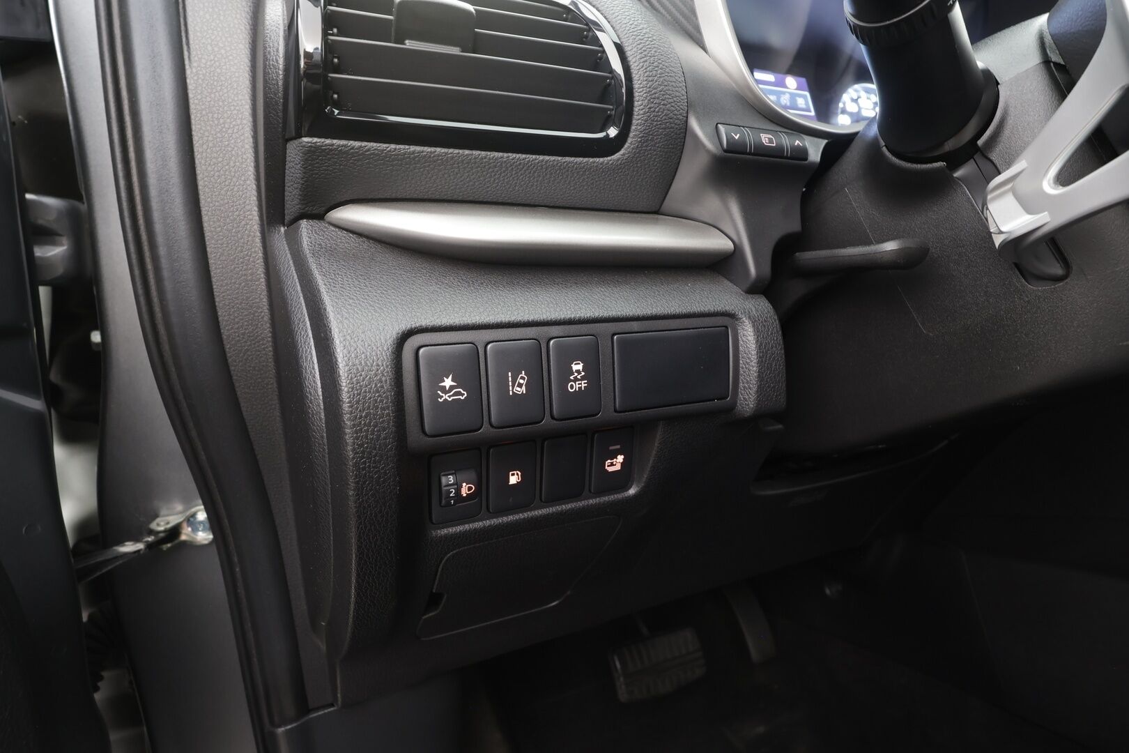 MITSUBISHI ECLIPSE CROSS 2023 2.4 PHEV Invite Plus 4WD - | LED | Nahka-alcantara | P.kamera | Sähköpenkki | Tutkat eteen ja taakse | Keyless | Apple & Android | 2x renkaat aluin | ALV | 