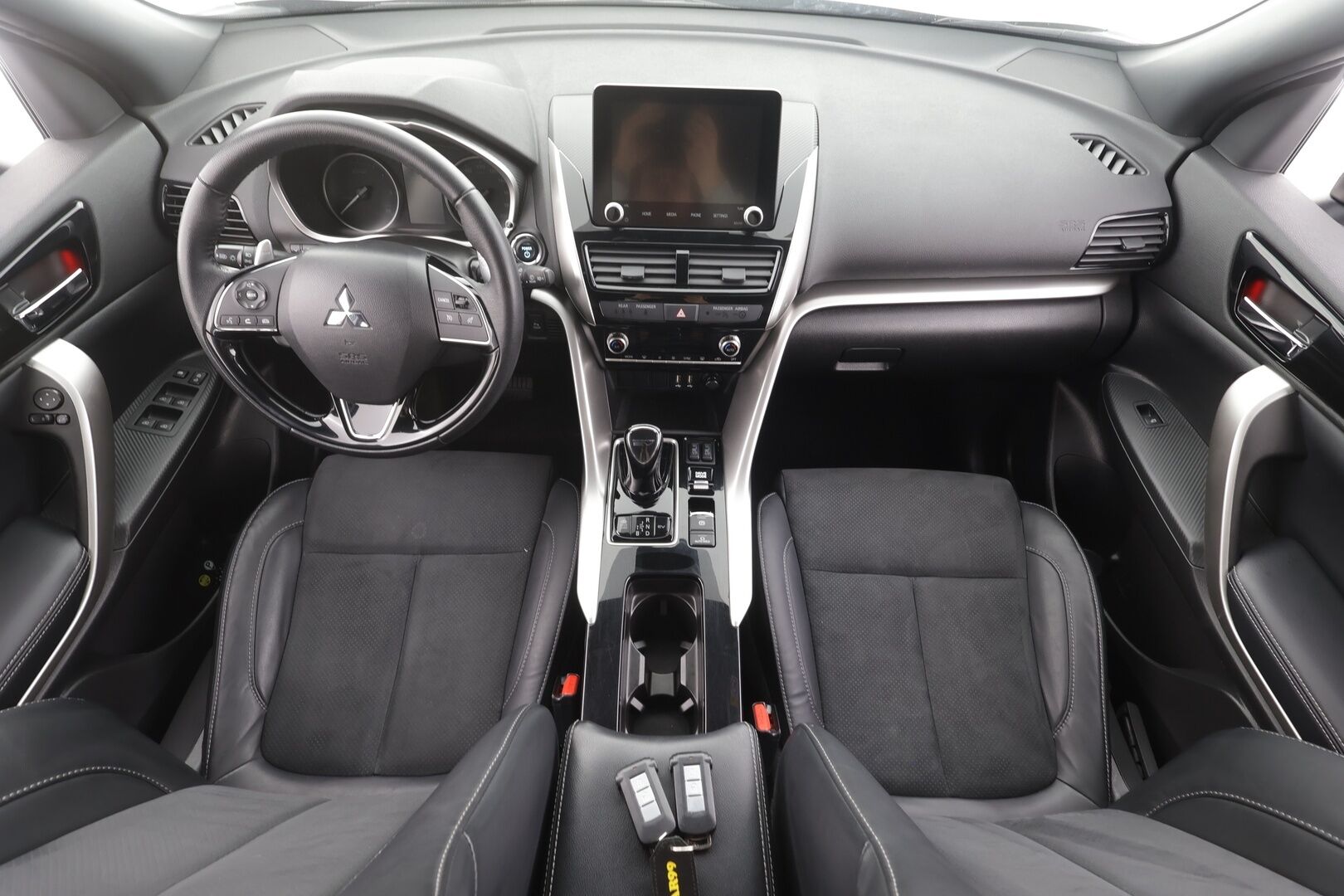 MITSUBISHI ECLIPSE CROSS 2023 2.4 PHEV Invite Plus 4WD - | LED | Nahka-alcantara | P.kamera | Sähköpenkki | Tutkat eteen ja taakse | Keyless | Apple & Android | 2x renkaat aluin | ALV | 