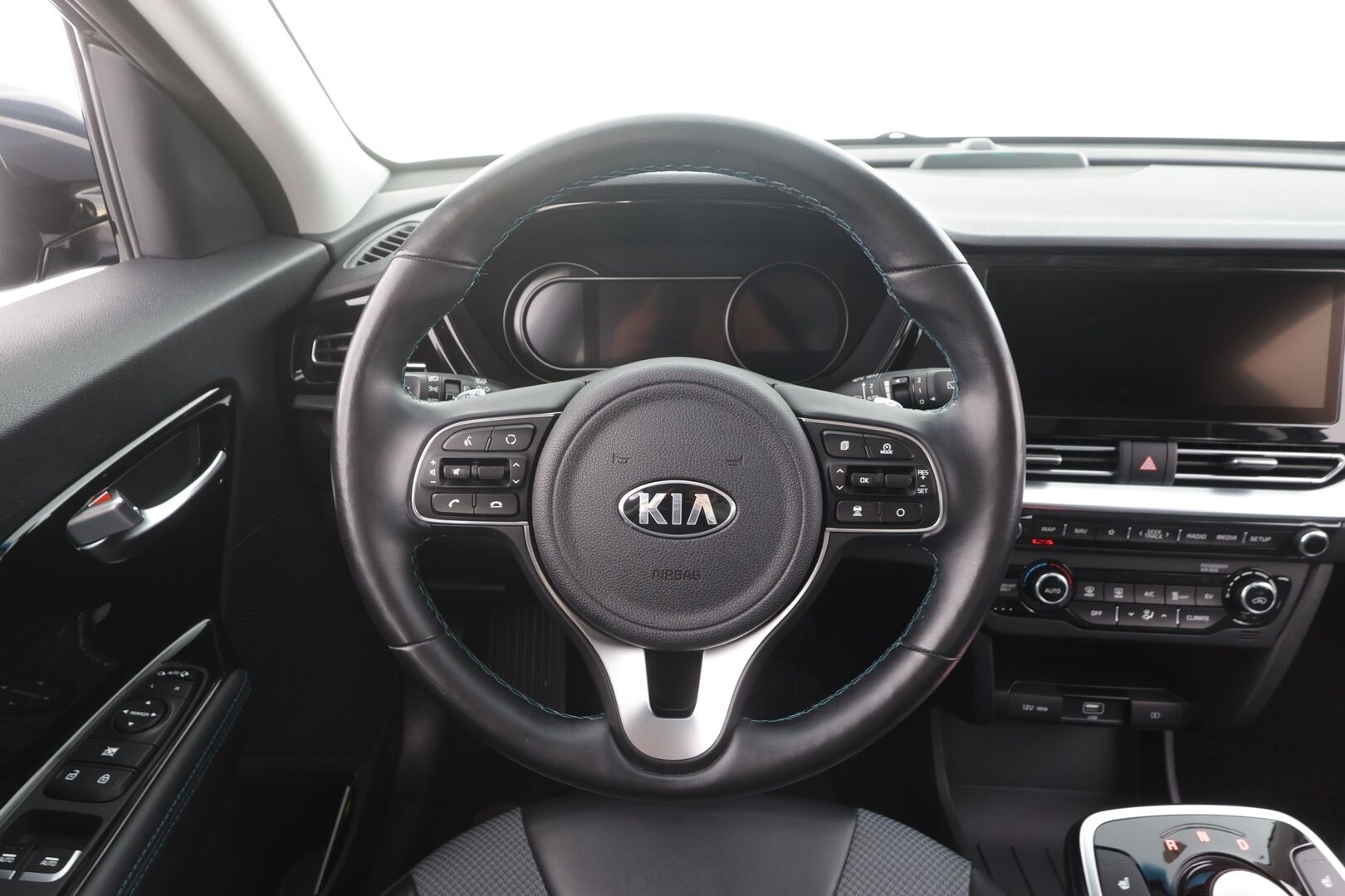 KIA NIRO ELECTRIC 2021 64kWh 204hv Electric Advance - | ACC | ILP | Puolinahat | P.kamera | Lane Following Assist | Lämm. ratti | Apple & Android | Keyless | Merkkihuollot | ALV | 