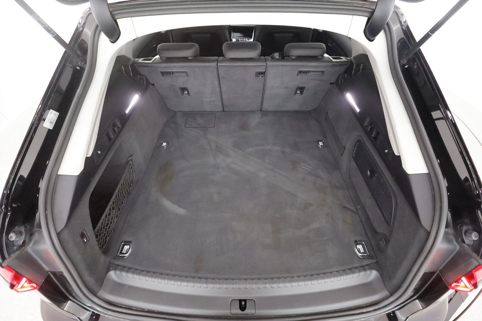 AUDI A6 2024 Avant 50 TFSI e quattro - | B&O | ACC | P.Kamera | Koukku | Matrix | Facelift | Sporttipenkit | Kaistavahti | Navi | Digimittaristo | Merkkihuollot | Kahdet renkaat |
